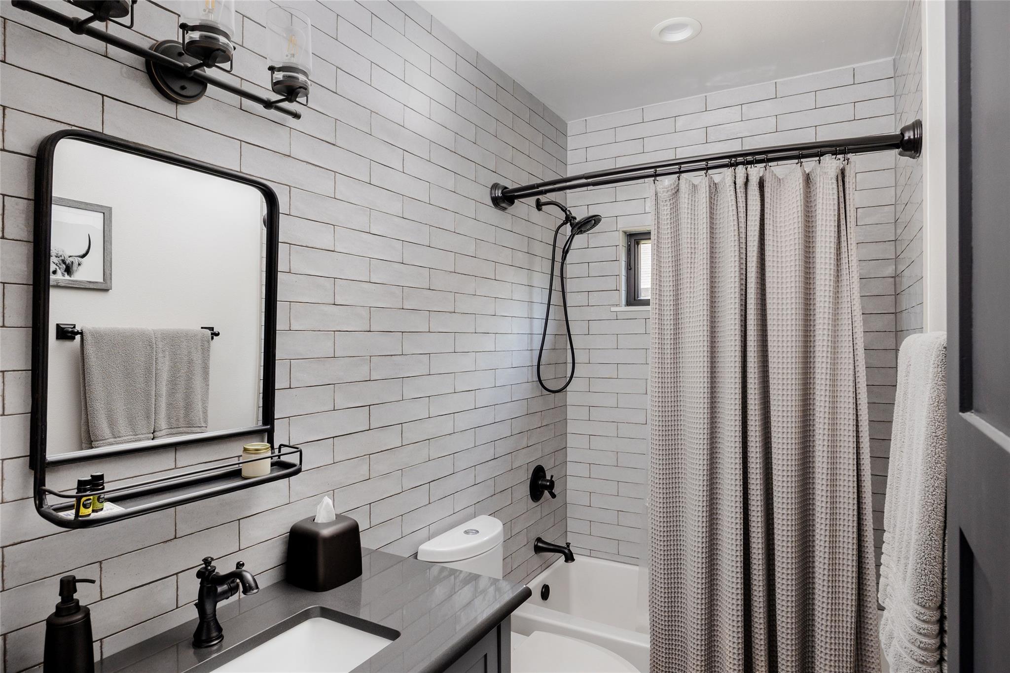 1910 Holly St, Austin, TX 78702