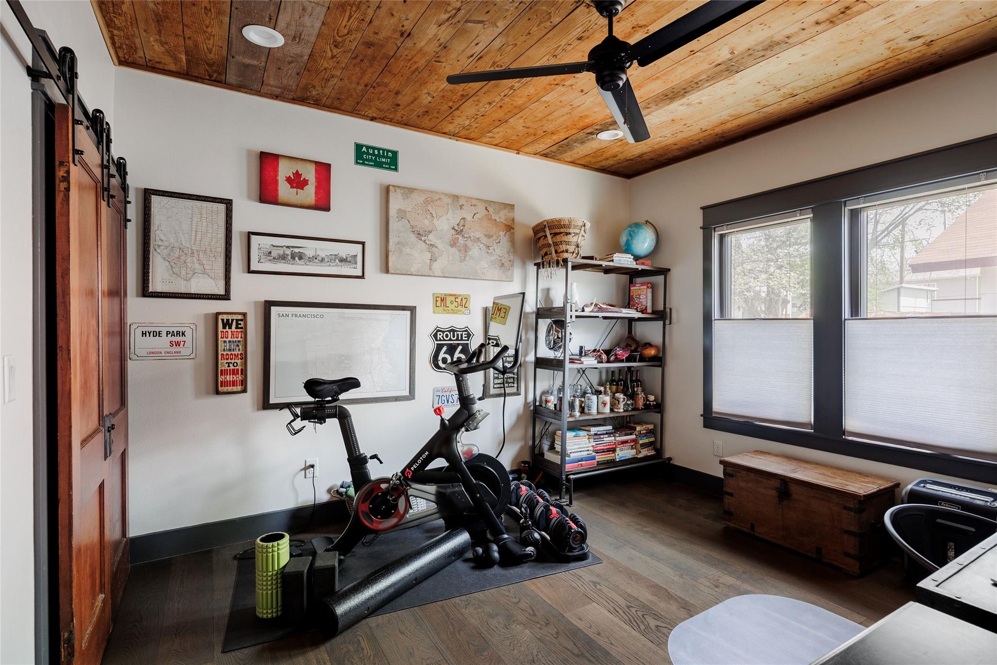 1910 Holly St, Austin, TX 78702