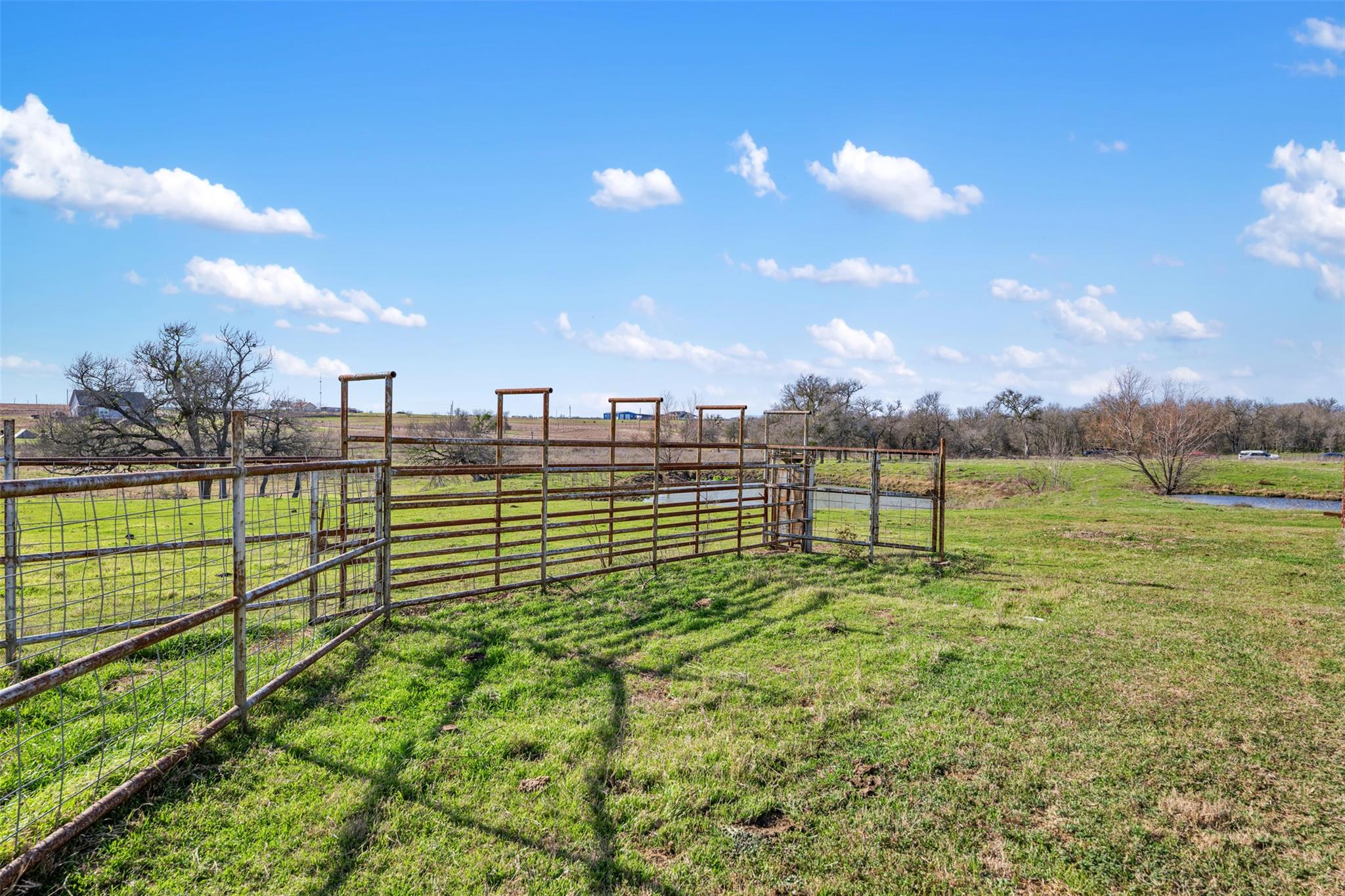 700 County Road 466, Elgin, TX 78621