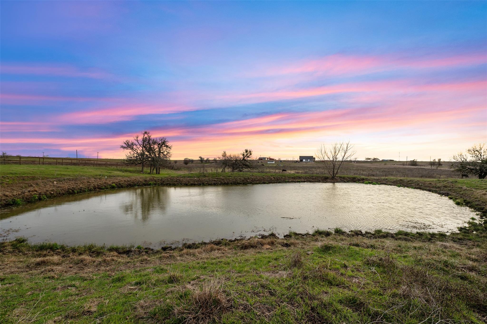 700 County Road 466, Elgin, TX 78621