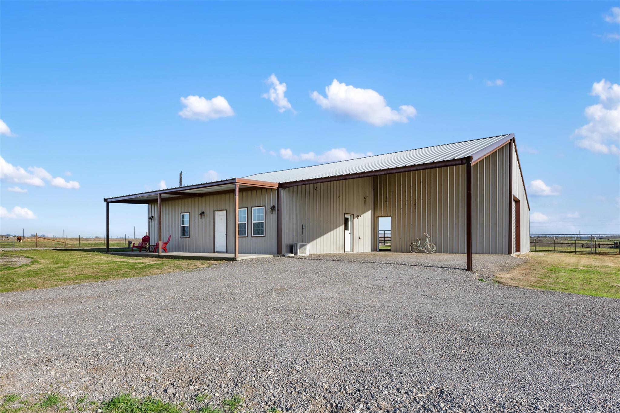 700 County Road 466, Elgin, TX 78621