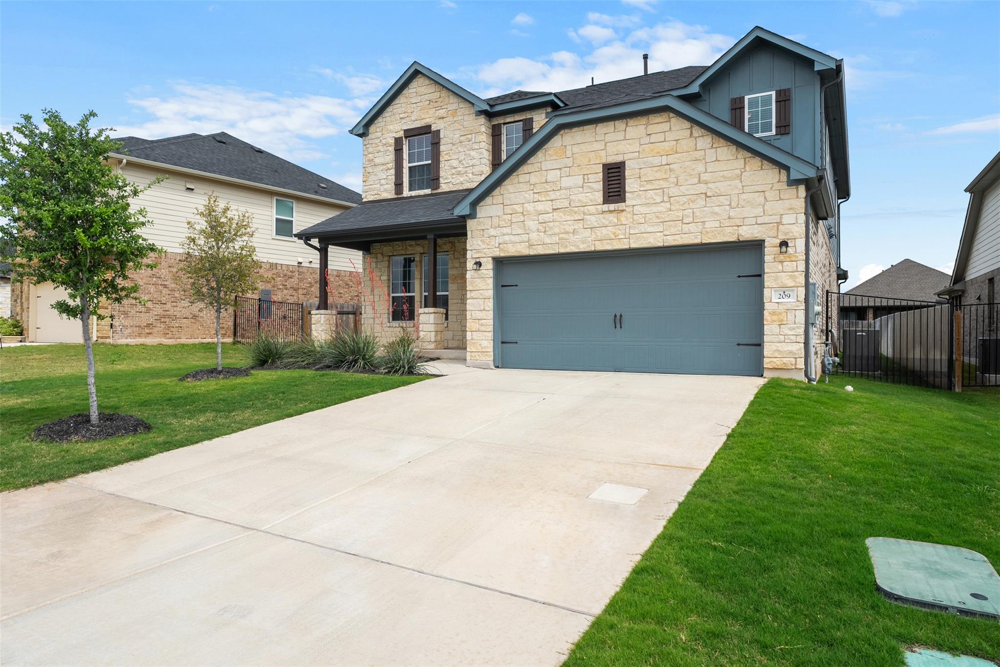 209 Mira Mesa Dr, Liberty Hill, TX 78642