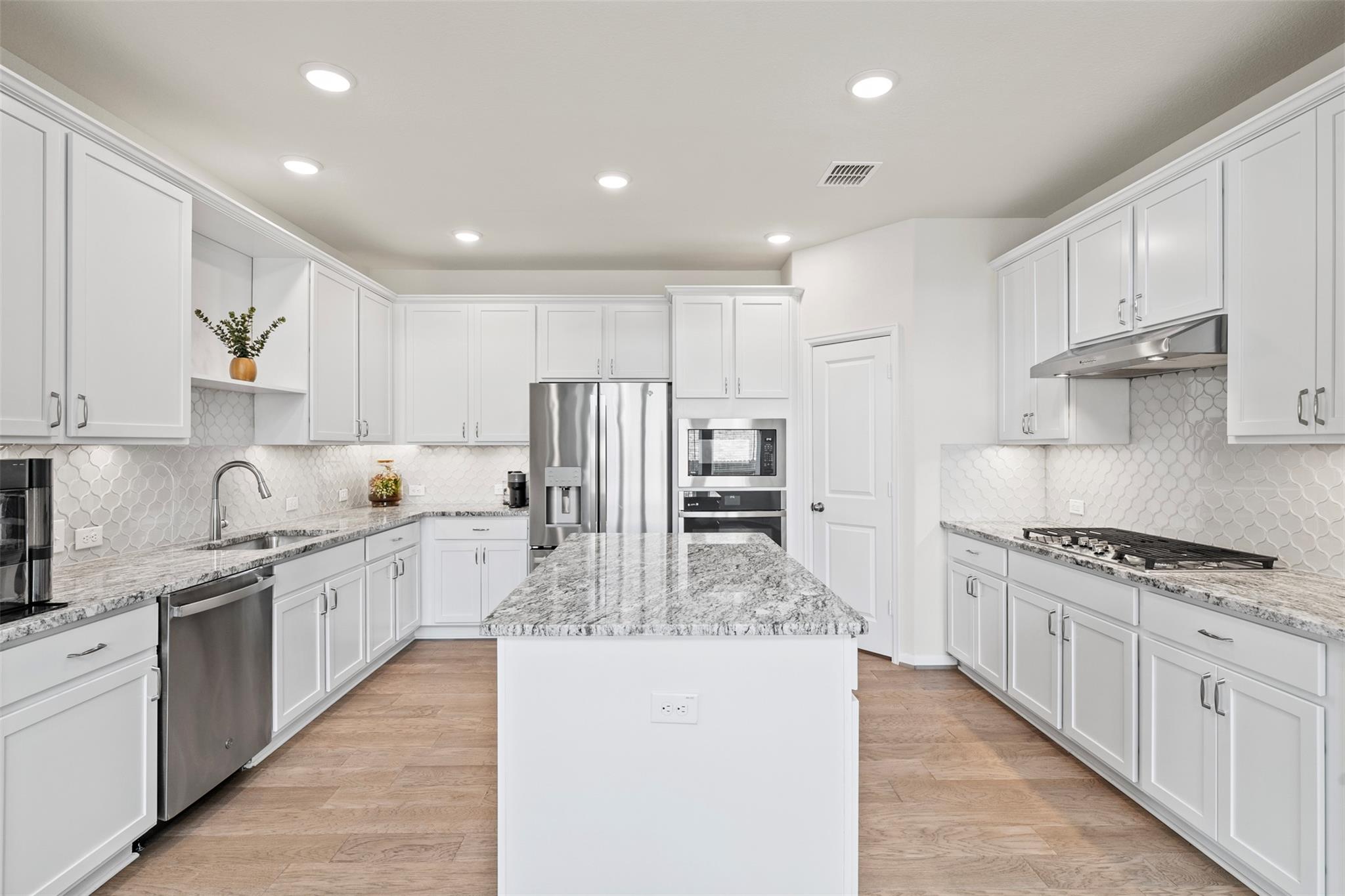 209 Mira Mesa Dr, Liberty Hill, TX 78642