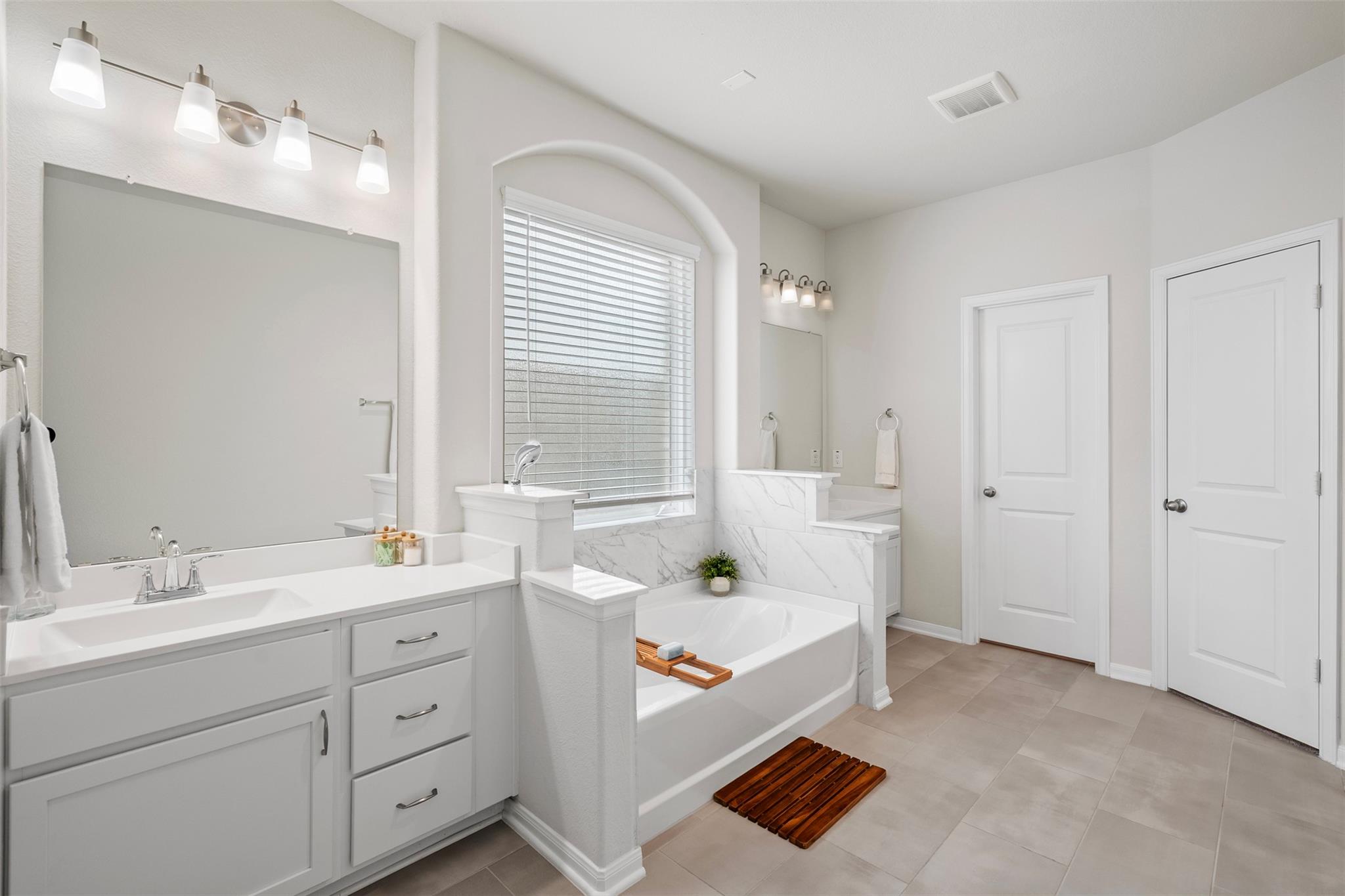 209 Mira Mesa Dr, Liberty Hill, TX 78642