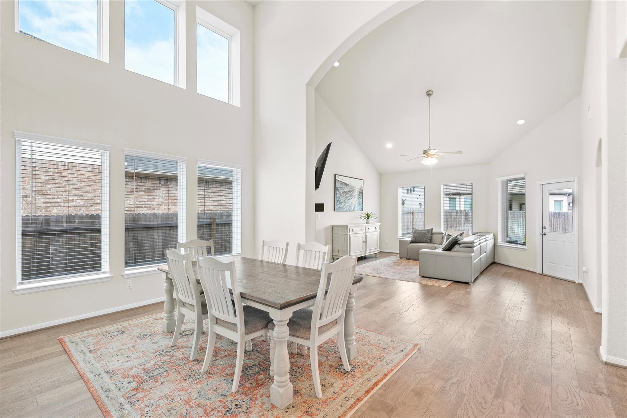 209 Mira Mesa Dr, Liberty Hill, TX 78642