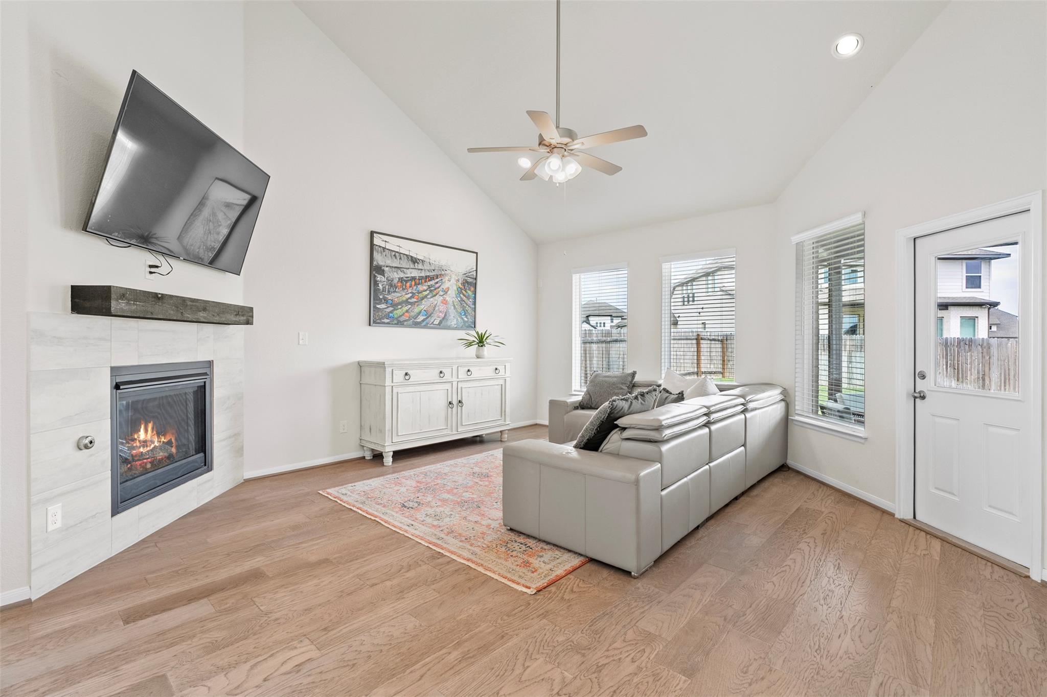 209 Mira Mesa Dr, Liberty Hill, TX 78642