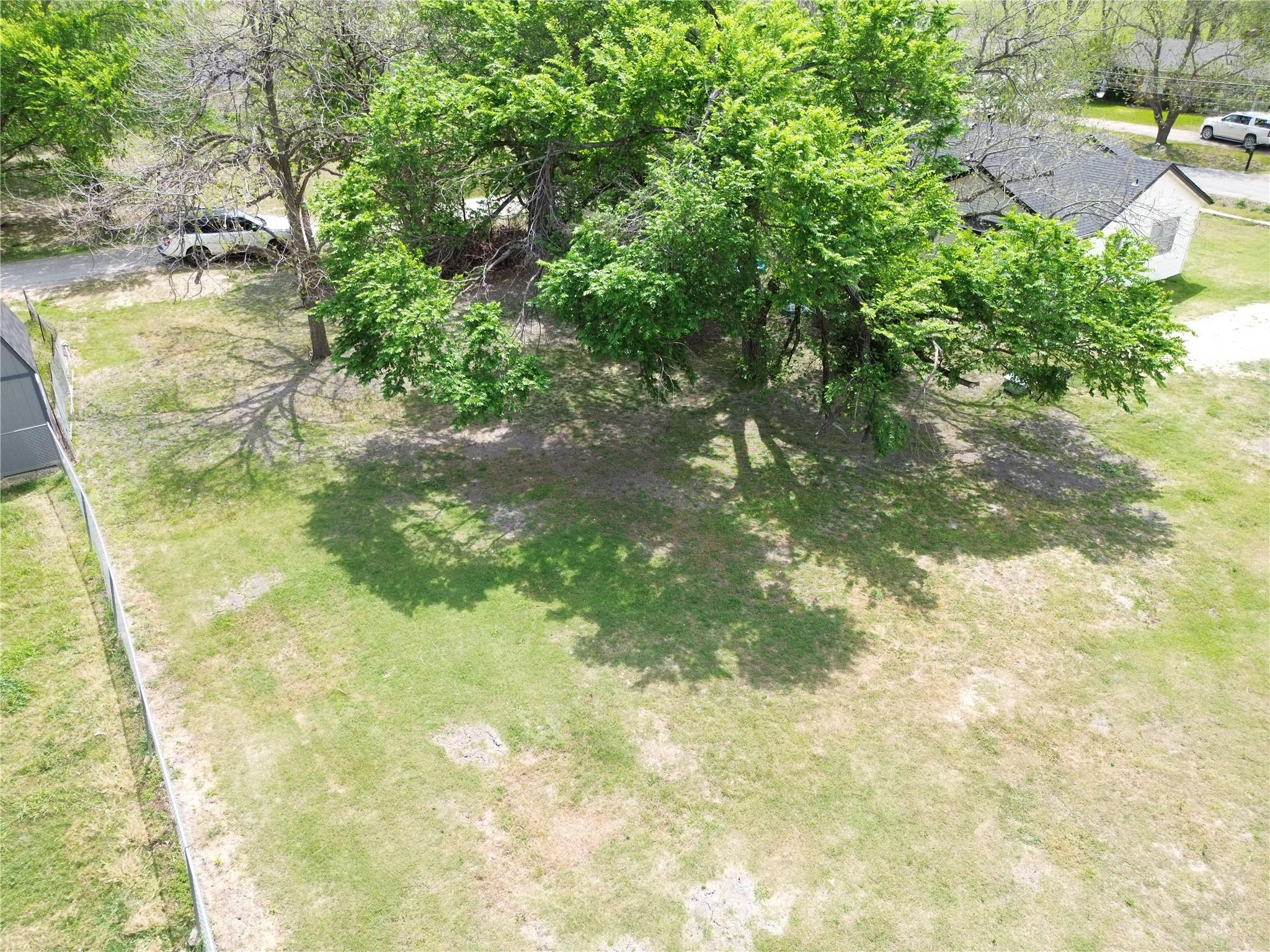 303 E Wolf St, Granger, TX 76530