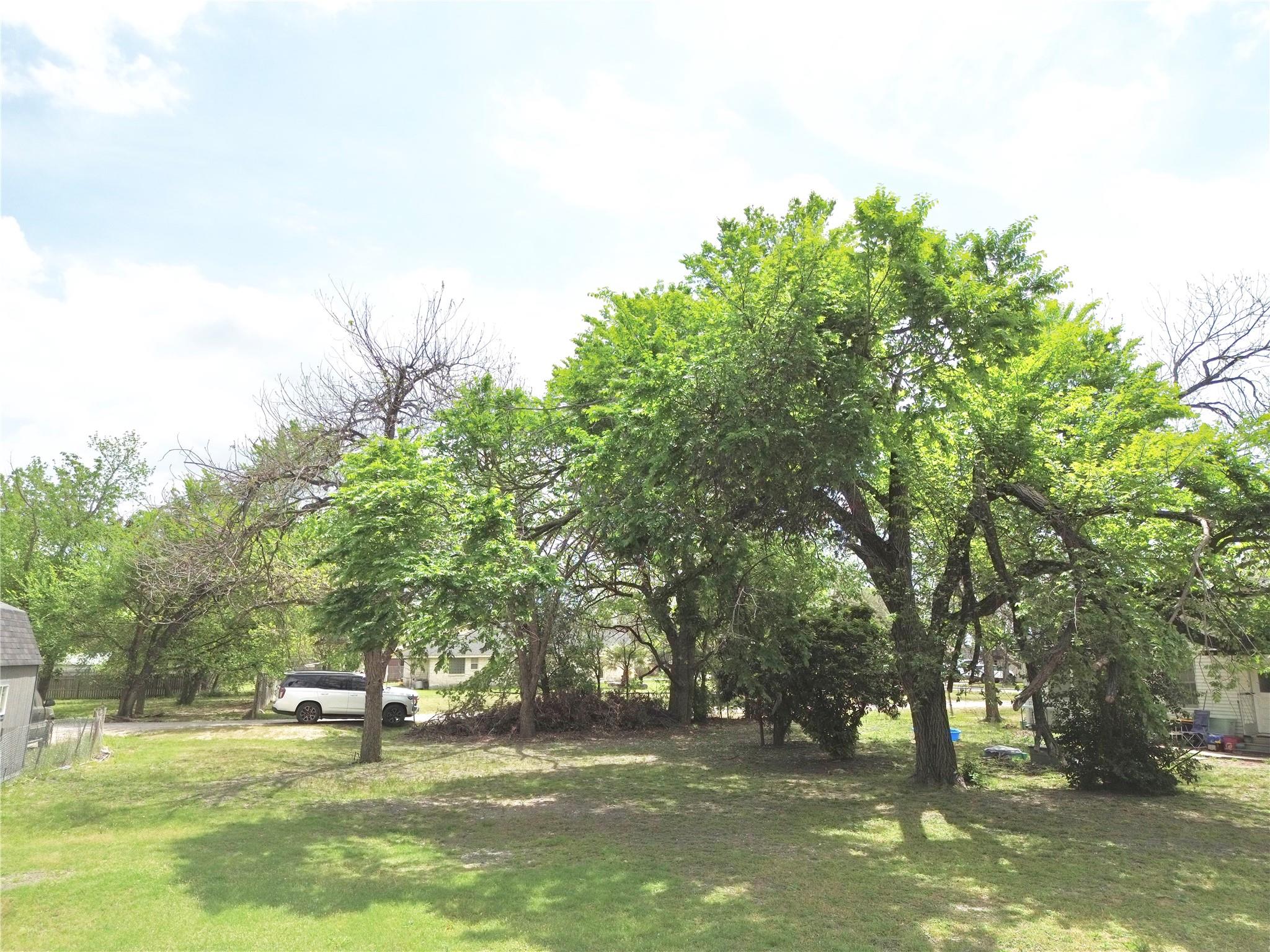 303 E Wolf St, Granger, TX 76530
