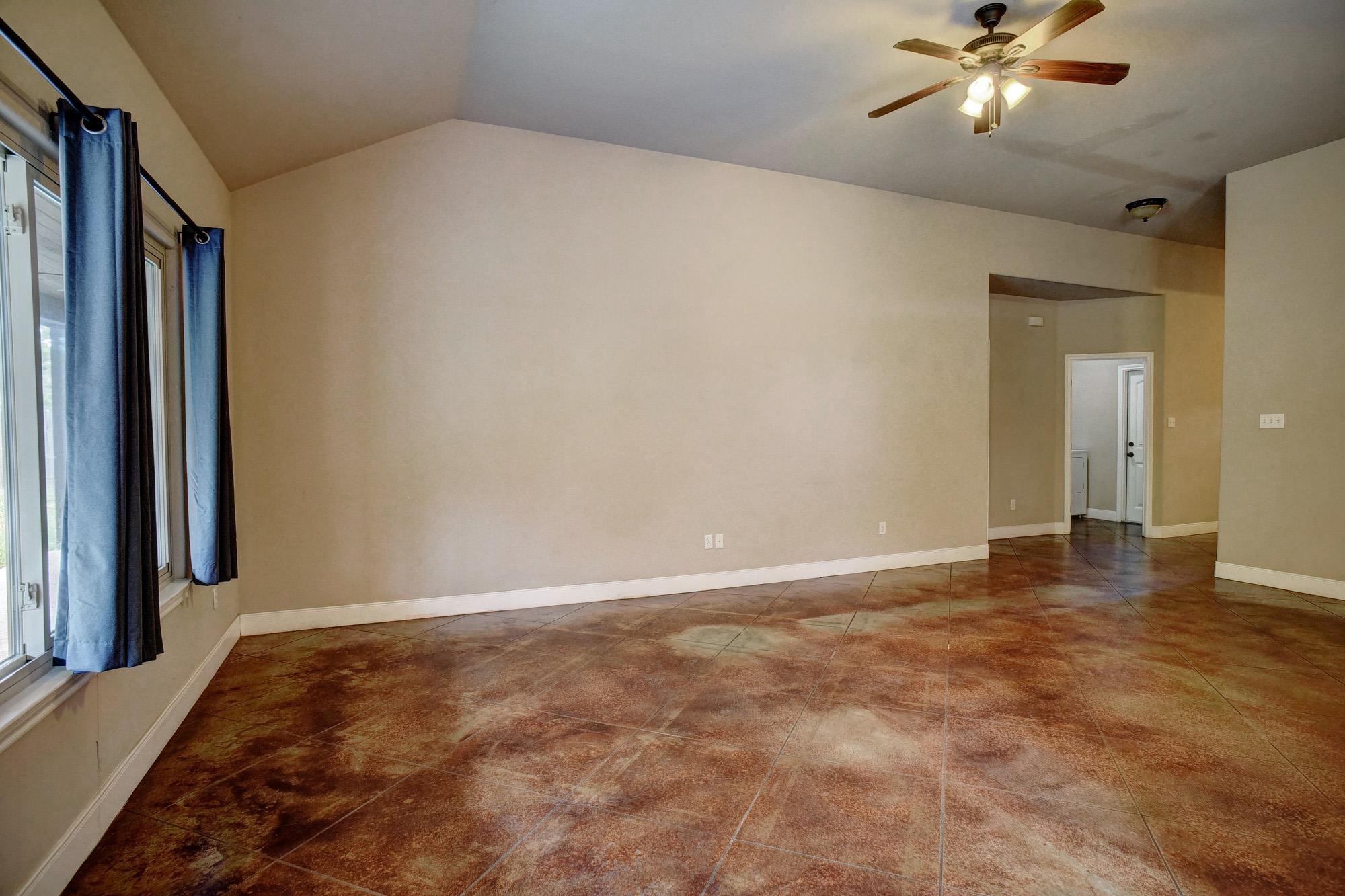 178 S Buckhorn Dr, Bastrop, TX 78602