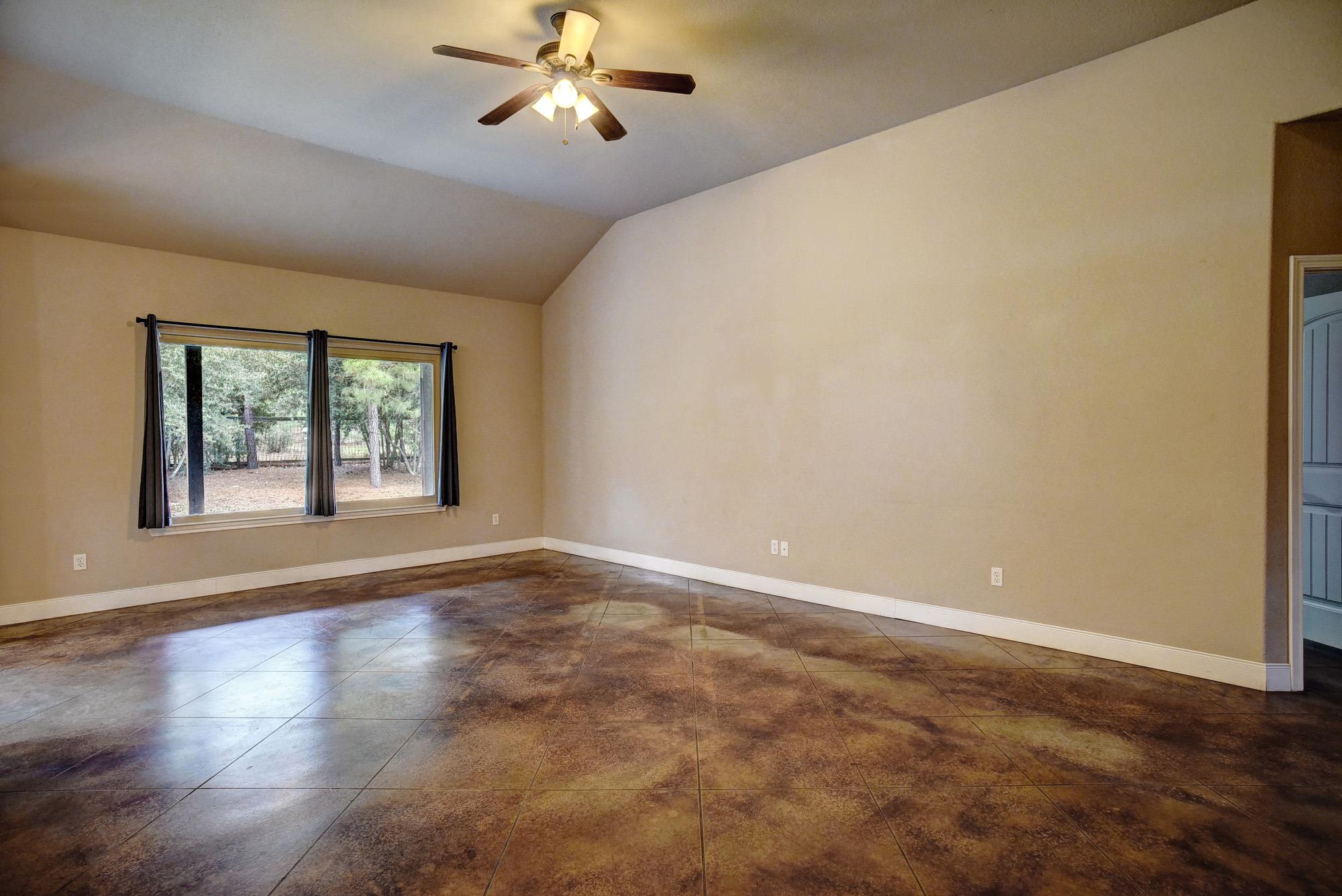 178 S Buckhorn Dr, Bastrop, TX 78602