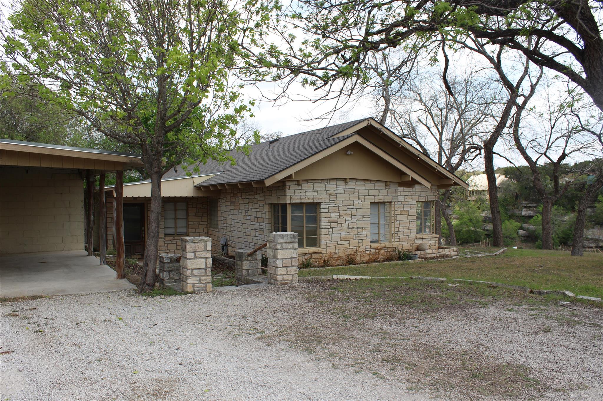 908 River Rd, Wimberley, TX 78676