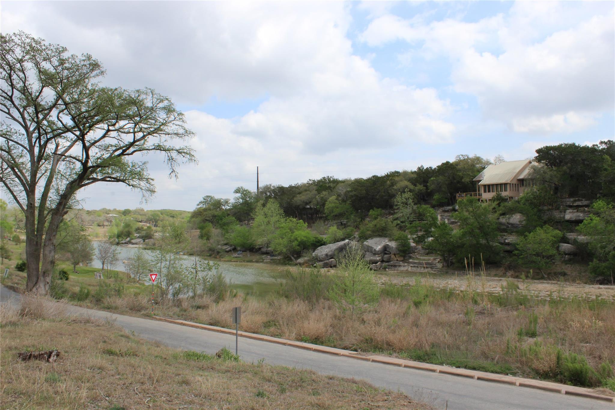 908 River Rd, Wimberley, TX 78676