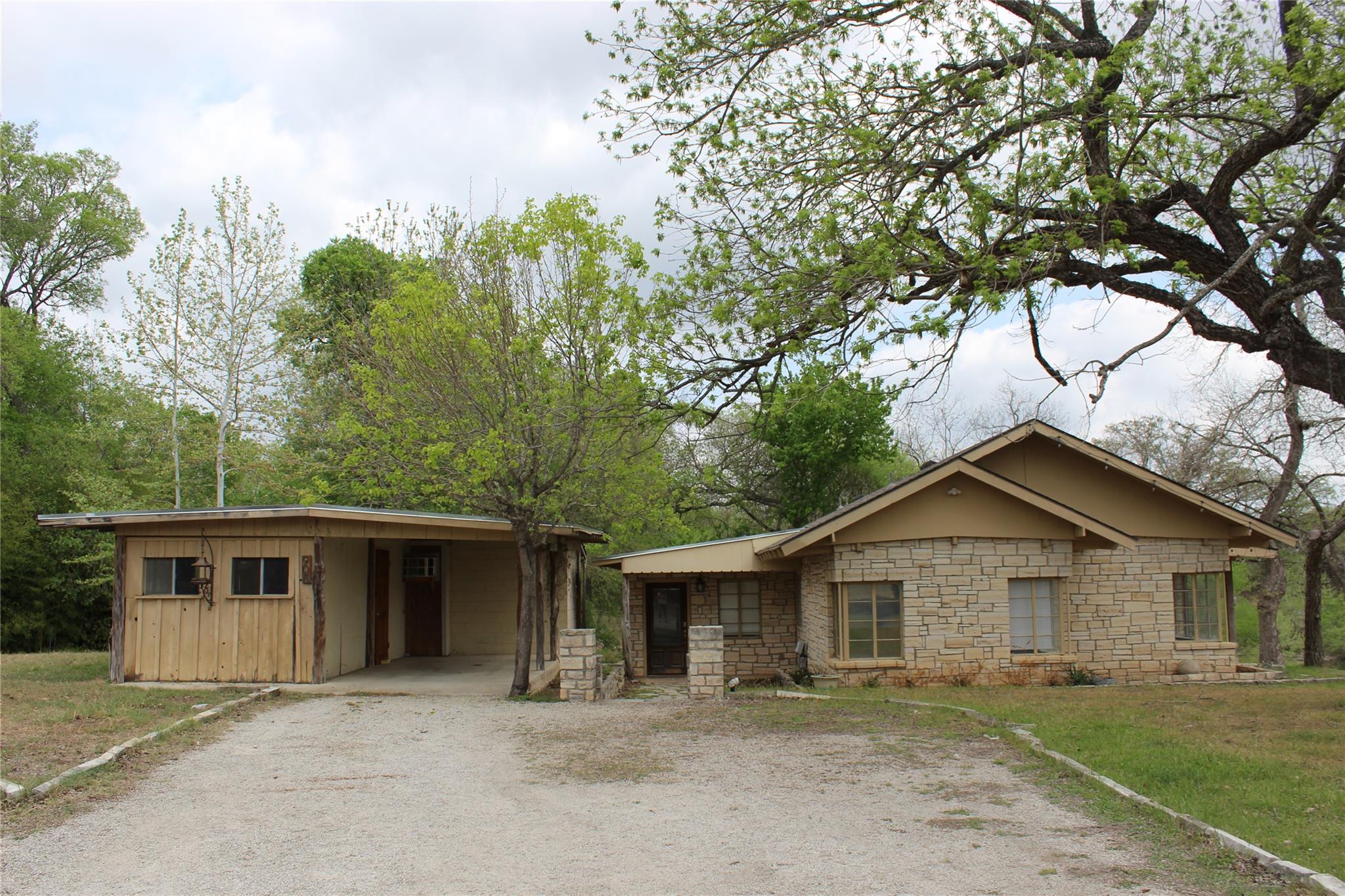 908 River Rd, Wimberley, TX 78676