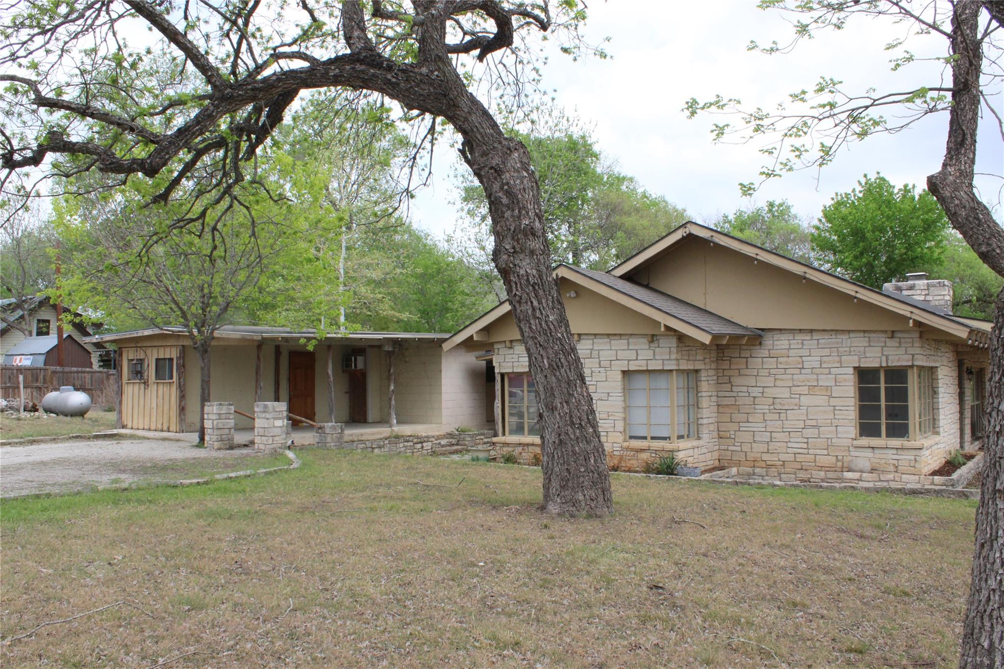 908 River Rd, Wimberley, TX 78676