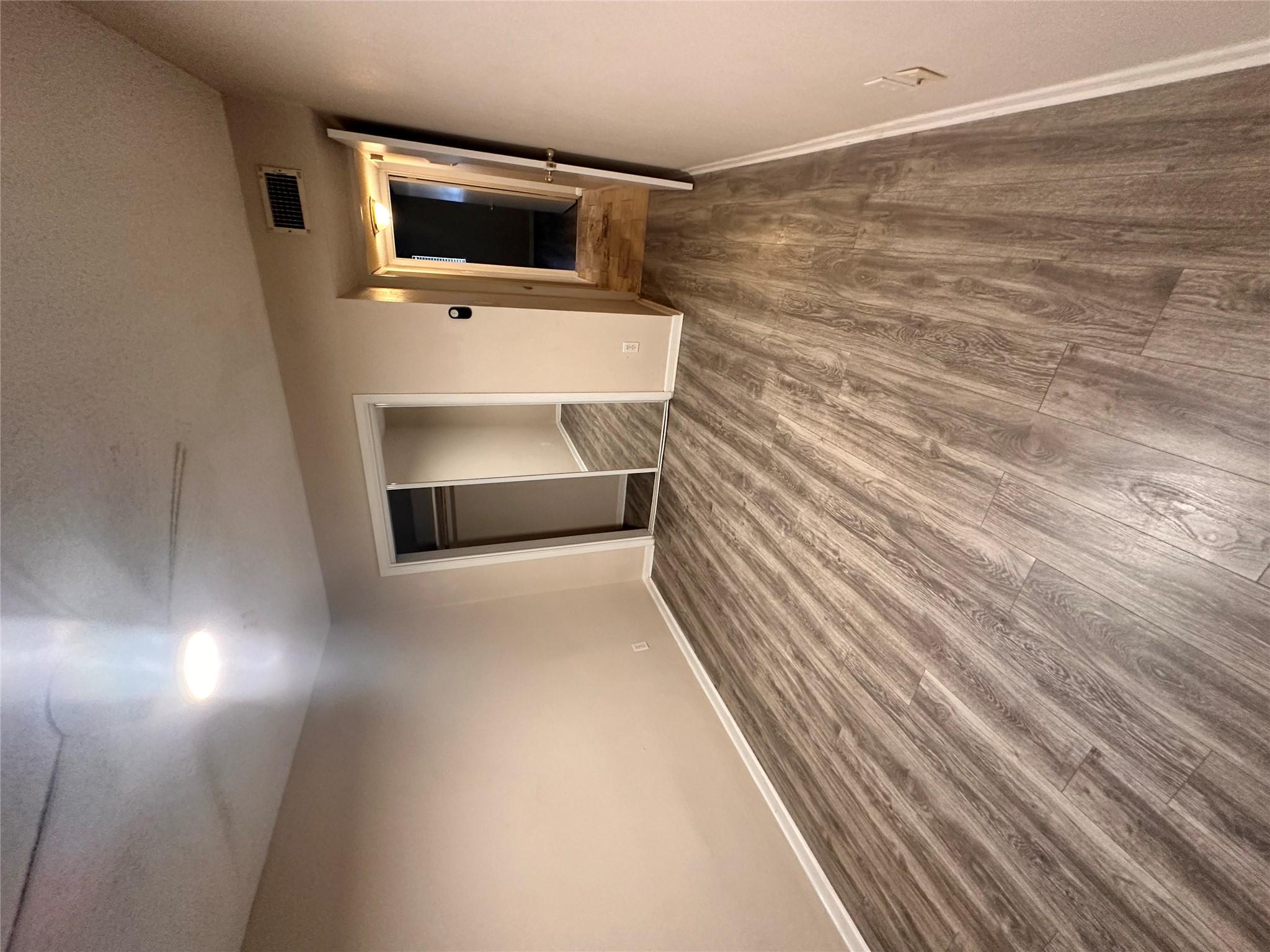 1725 Toomey Rd # 105, Austin, TX 78704