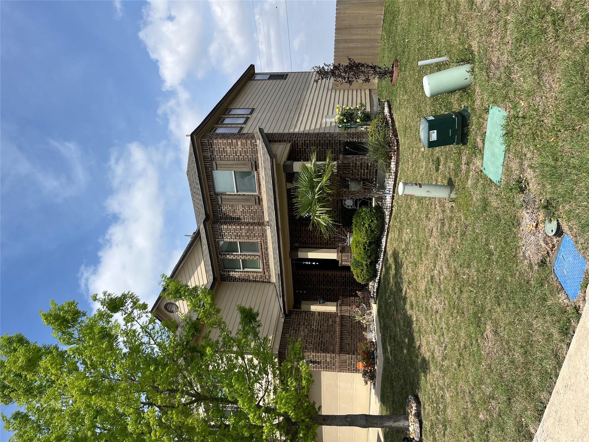 128 Carrington St, Hutto, TX 78634