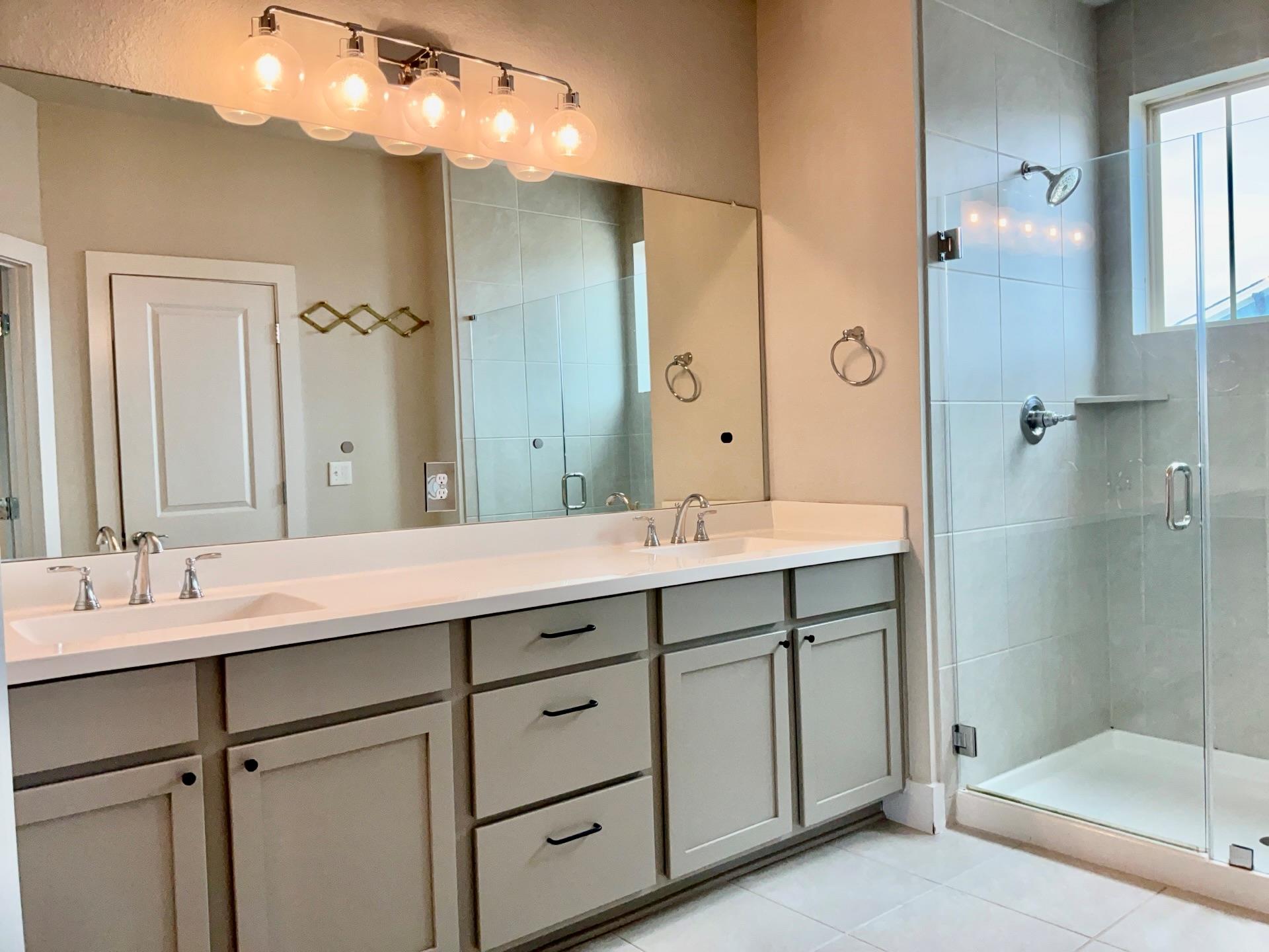 8315 Laughlin Ln, Austin, TX 78744