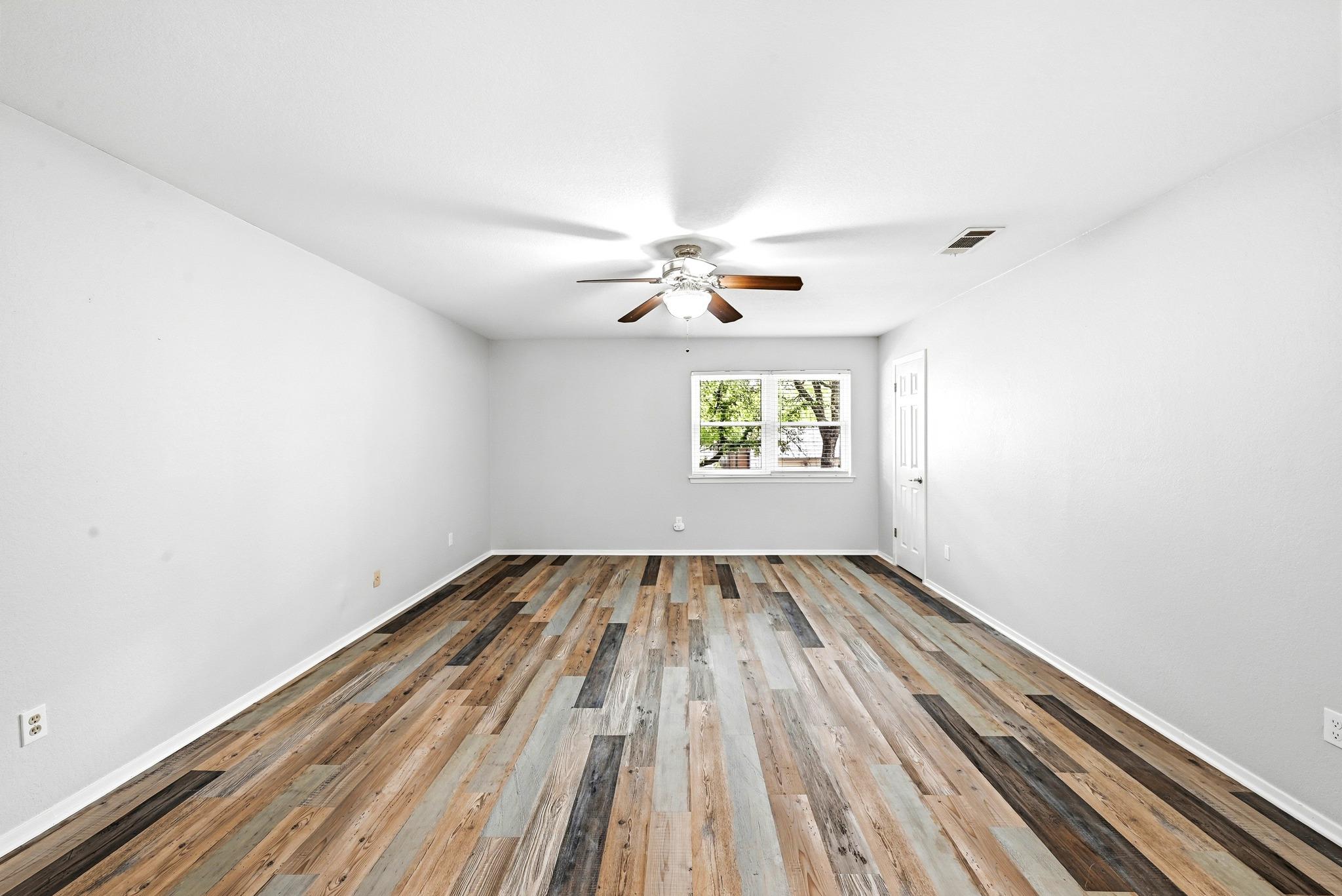 12002 Carmel Park Ln, Austin, TX 78727