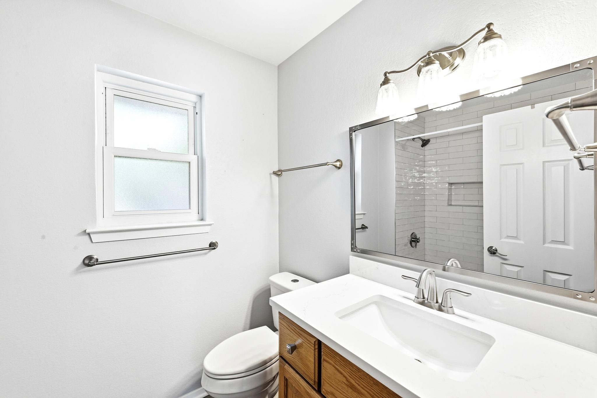 12002 Carmel Park Ln, Austin, TX 78727