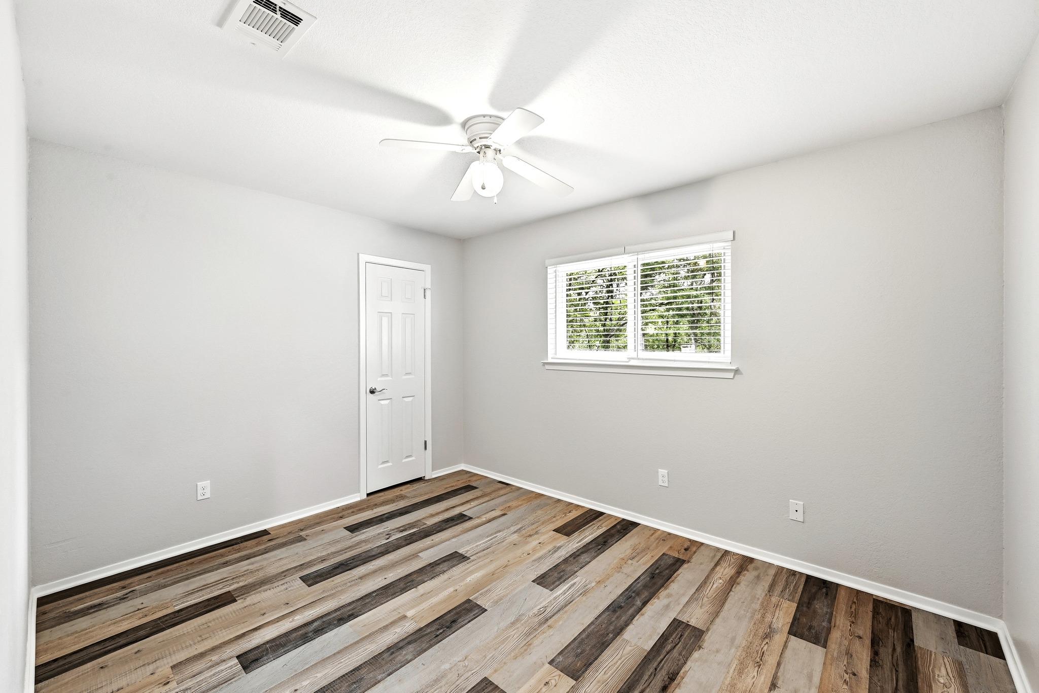 12002 Carmel Park Ln, Austin, TX 78727