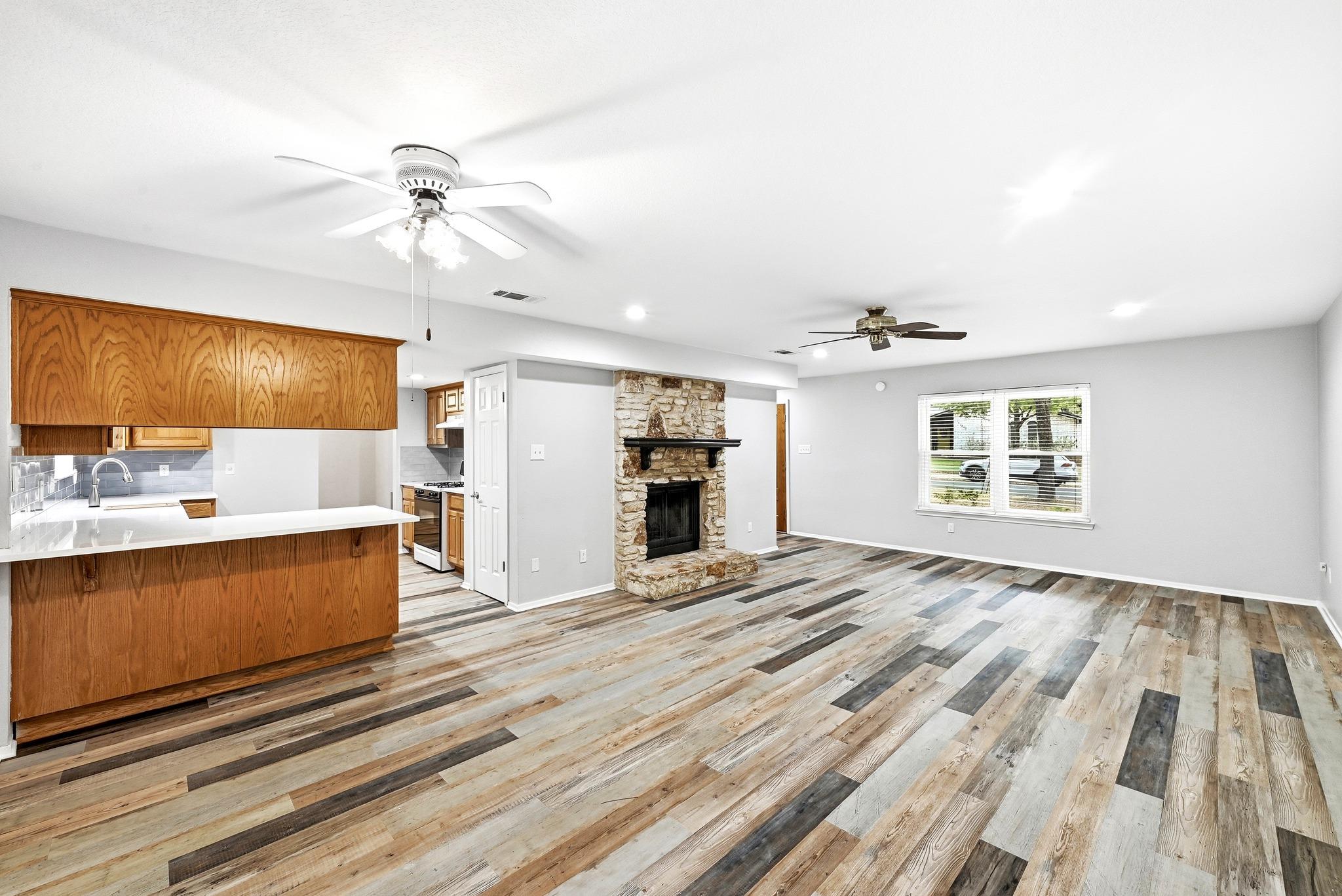 12002 Carmel Park Ln, Austin, TX 78727