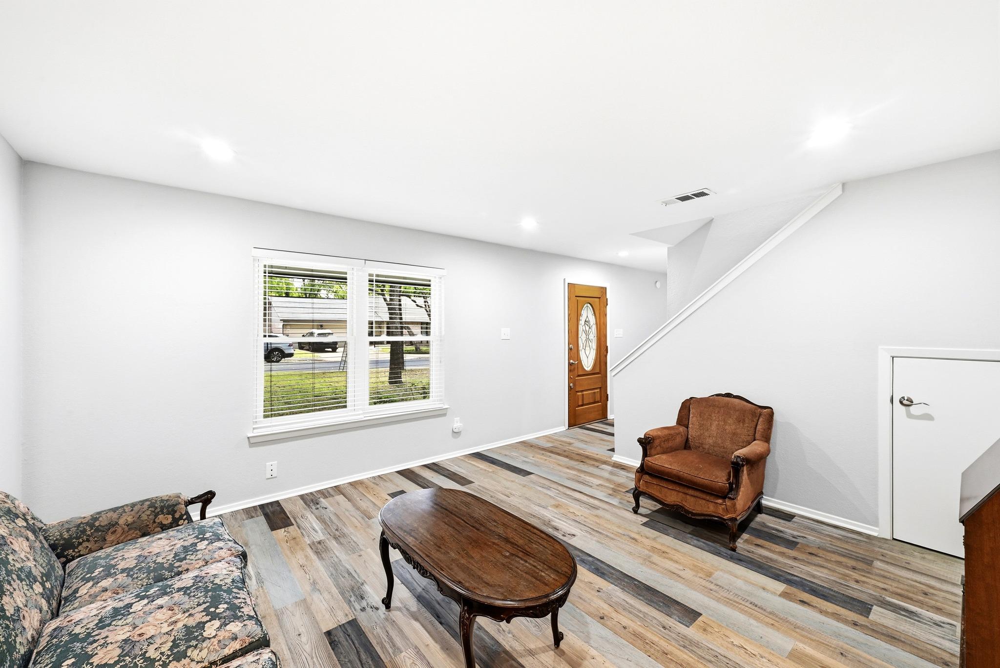 12002 Carmel Park Ln, Austin, TX 78727