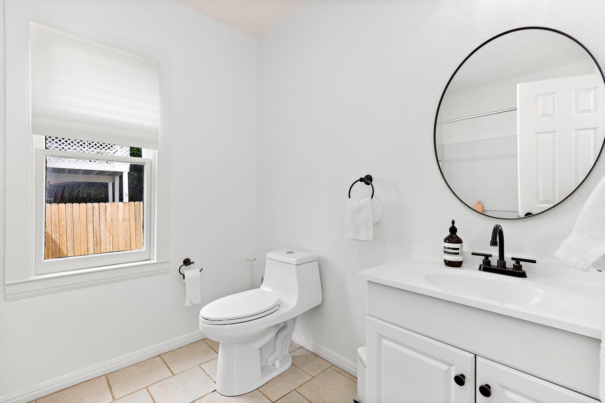 933 E 51st St, Austin, TX 78751