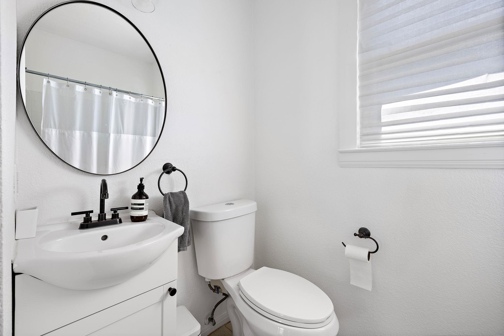 933 E 51st St, Austin, TX 78751