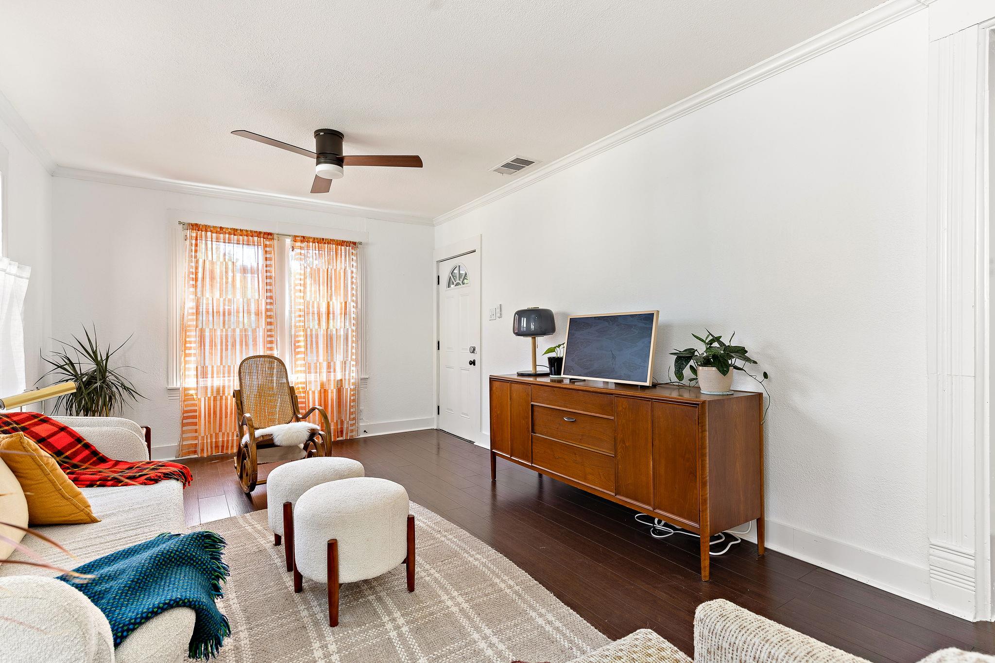 933 E 51st St, Austin, TX 78751