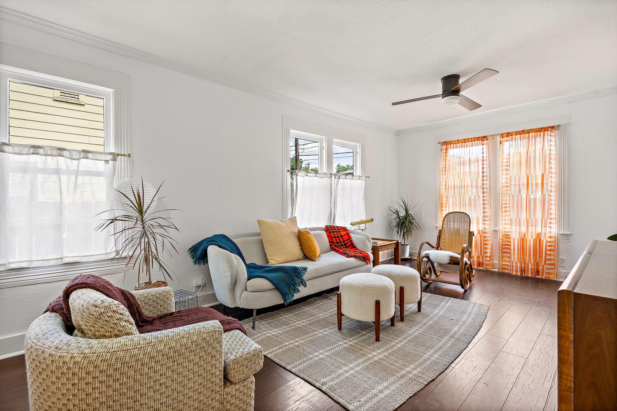 933 E 51st St, Austin, TX 78751