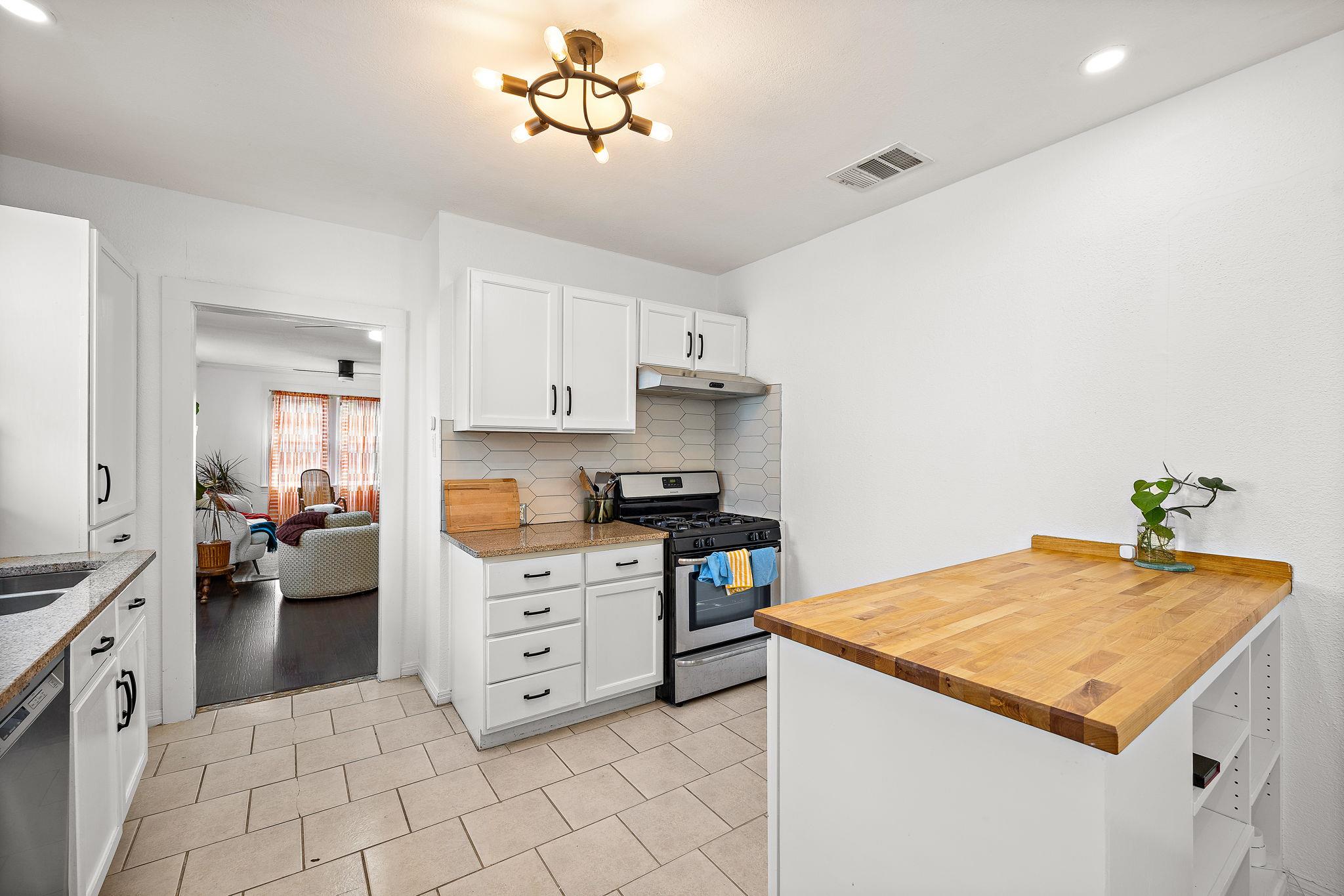 933 E 51st St, Austin, TX 78751