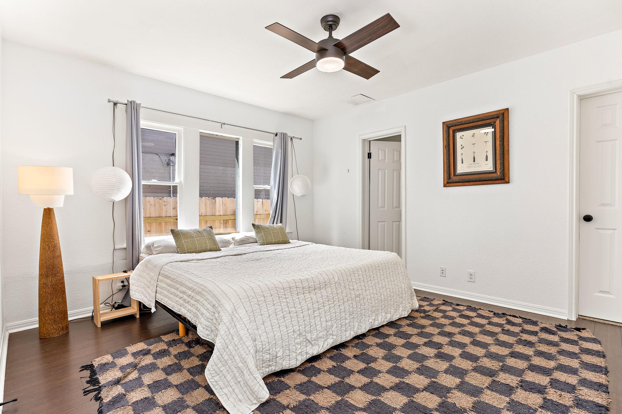 933 E 51st St, Austin, TX 78751