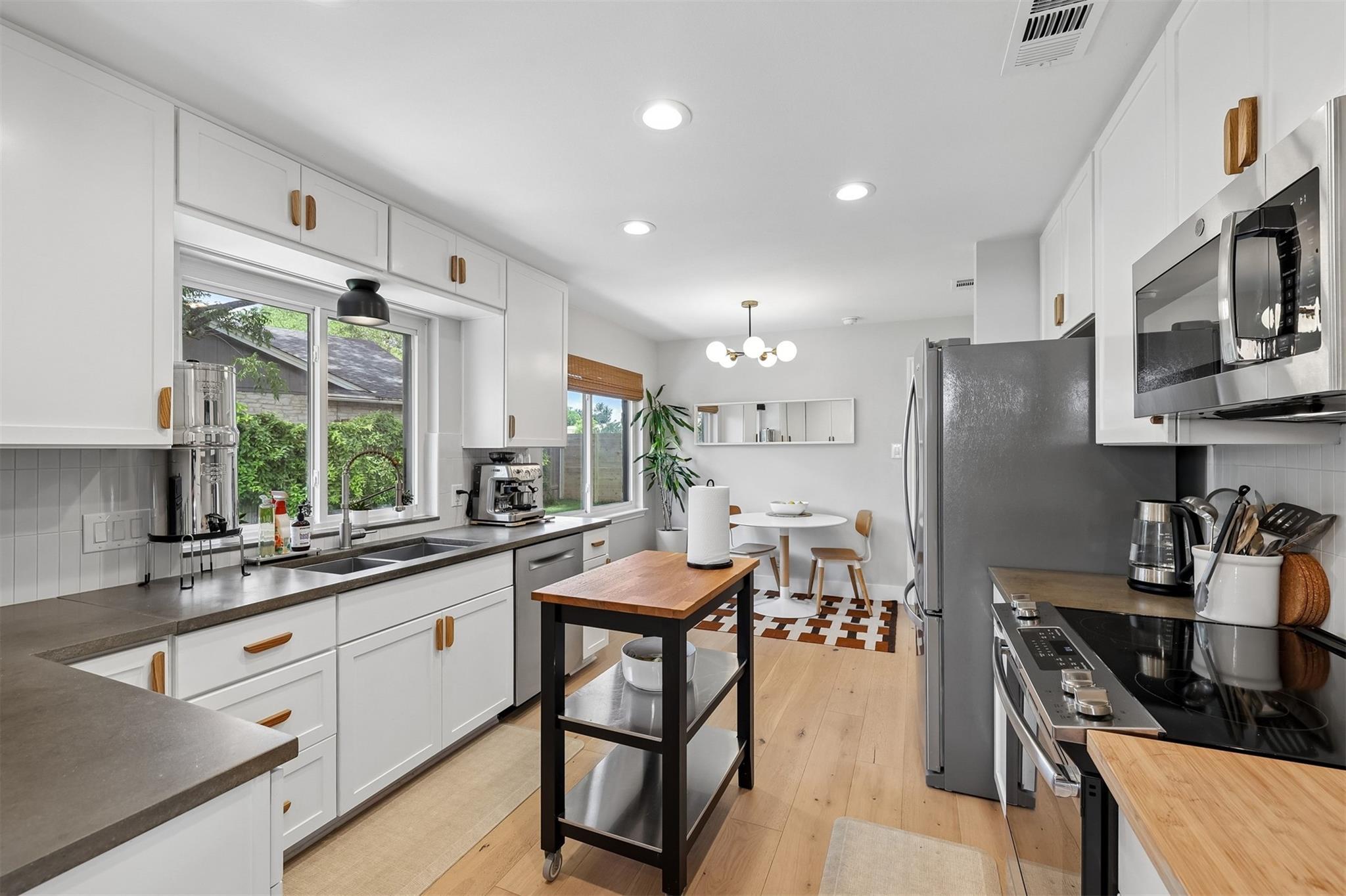 10601 Mourning Dove Dr, Austin, TX 78750