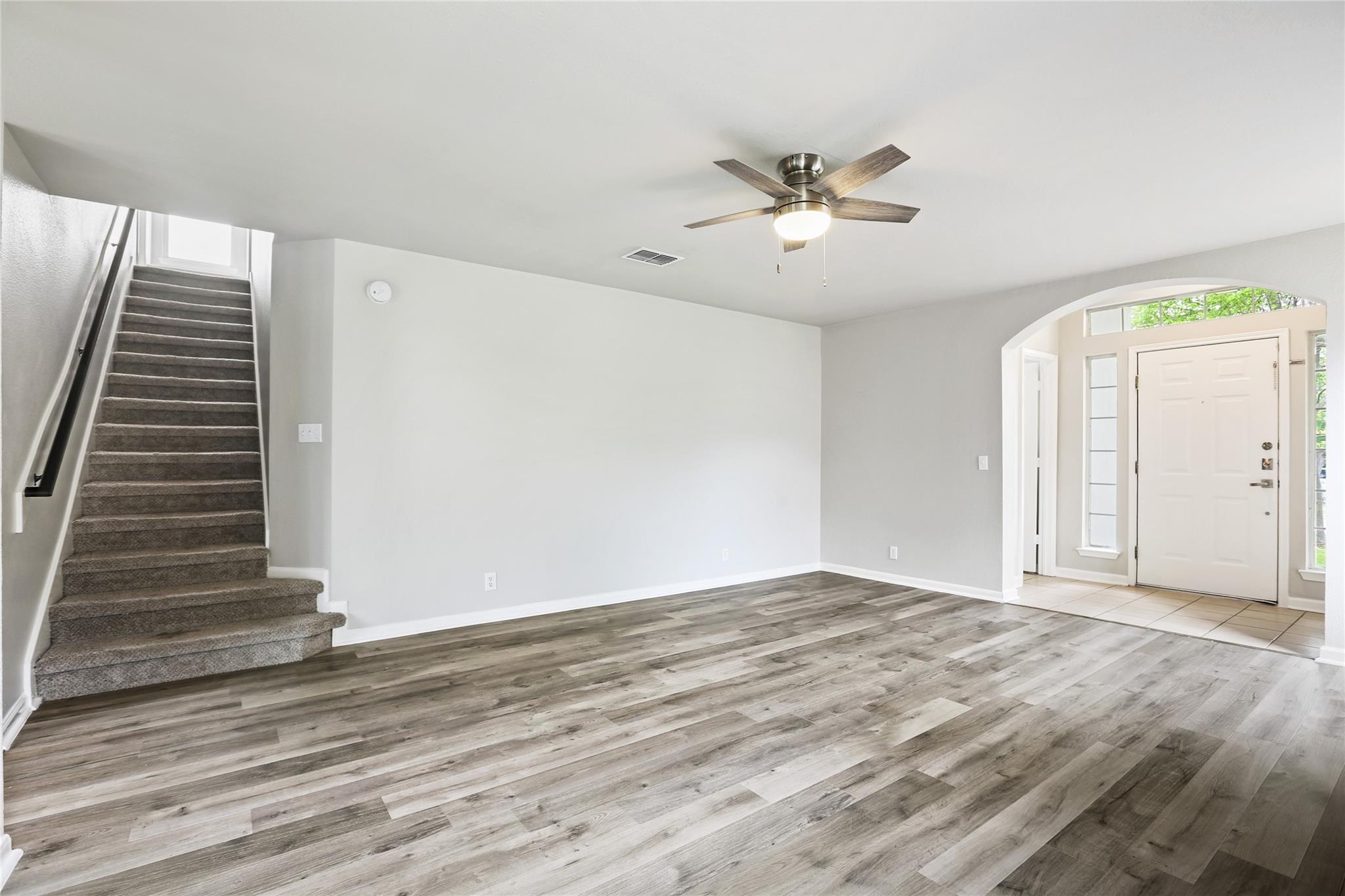 607 Sparkling Brook Ln, Leander, TX 78641