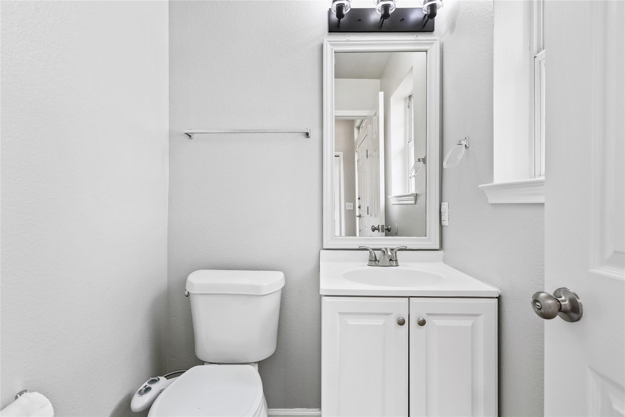 607 Sparkling Brook Ln, Leander, TX 78641