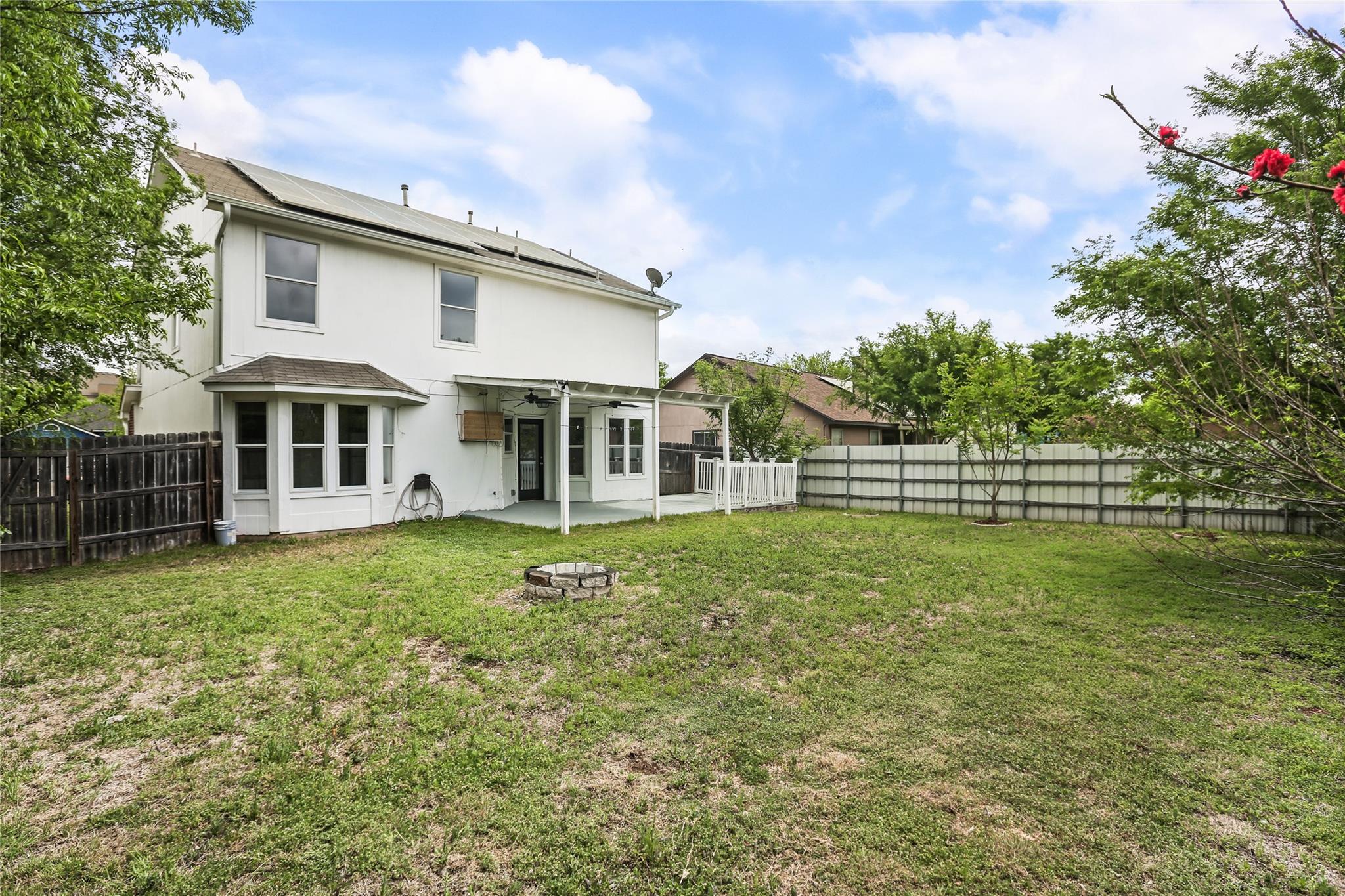 607 Sparkling Brook Ln, Leander, TX 78641