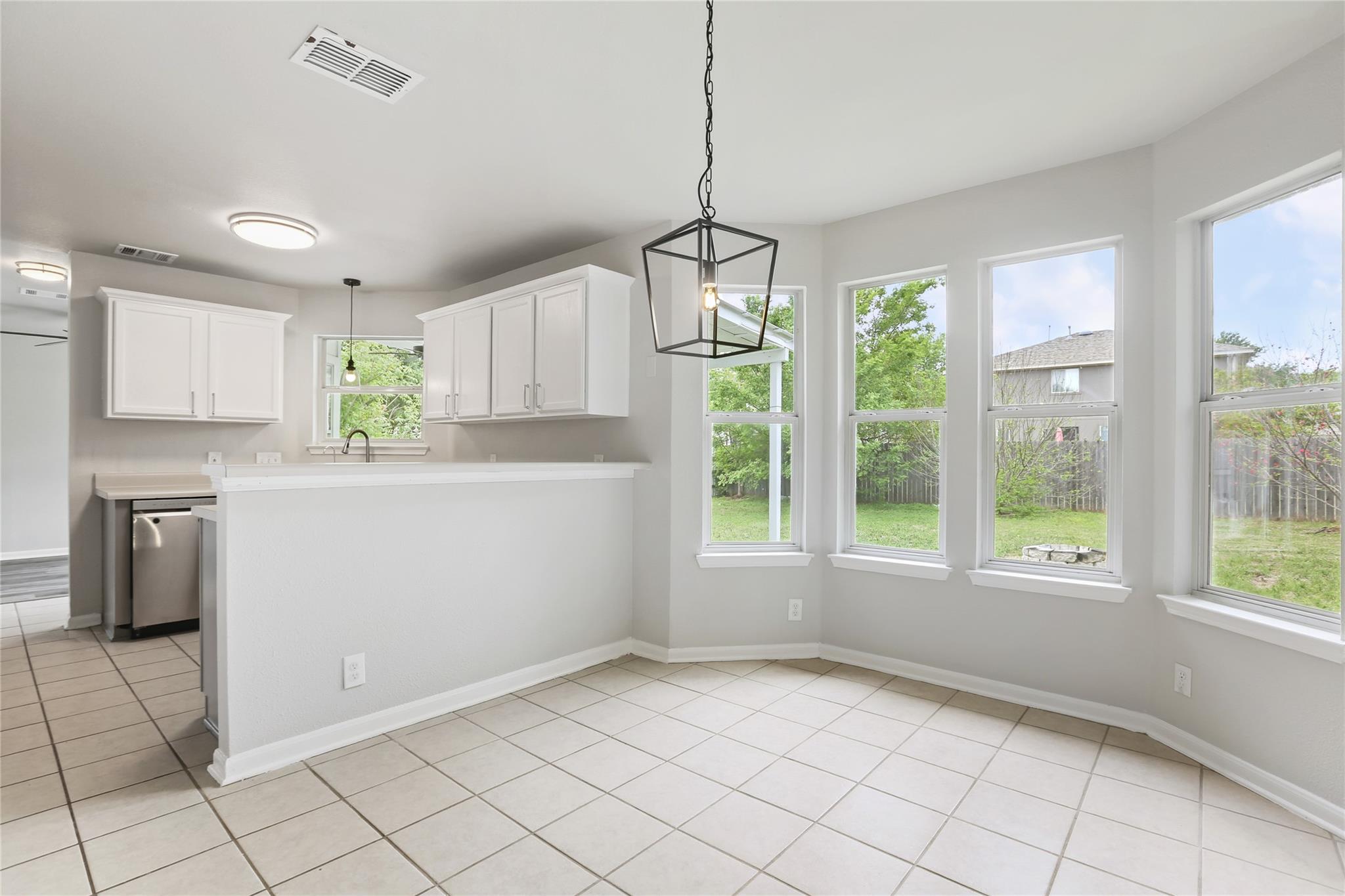 607 Sparkling Brook Ln, Leander, TX 78641