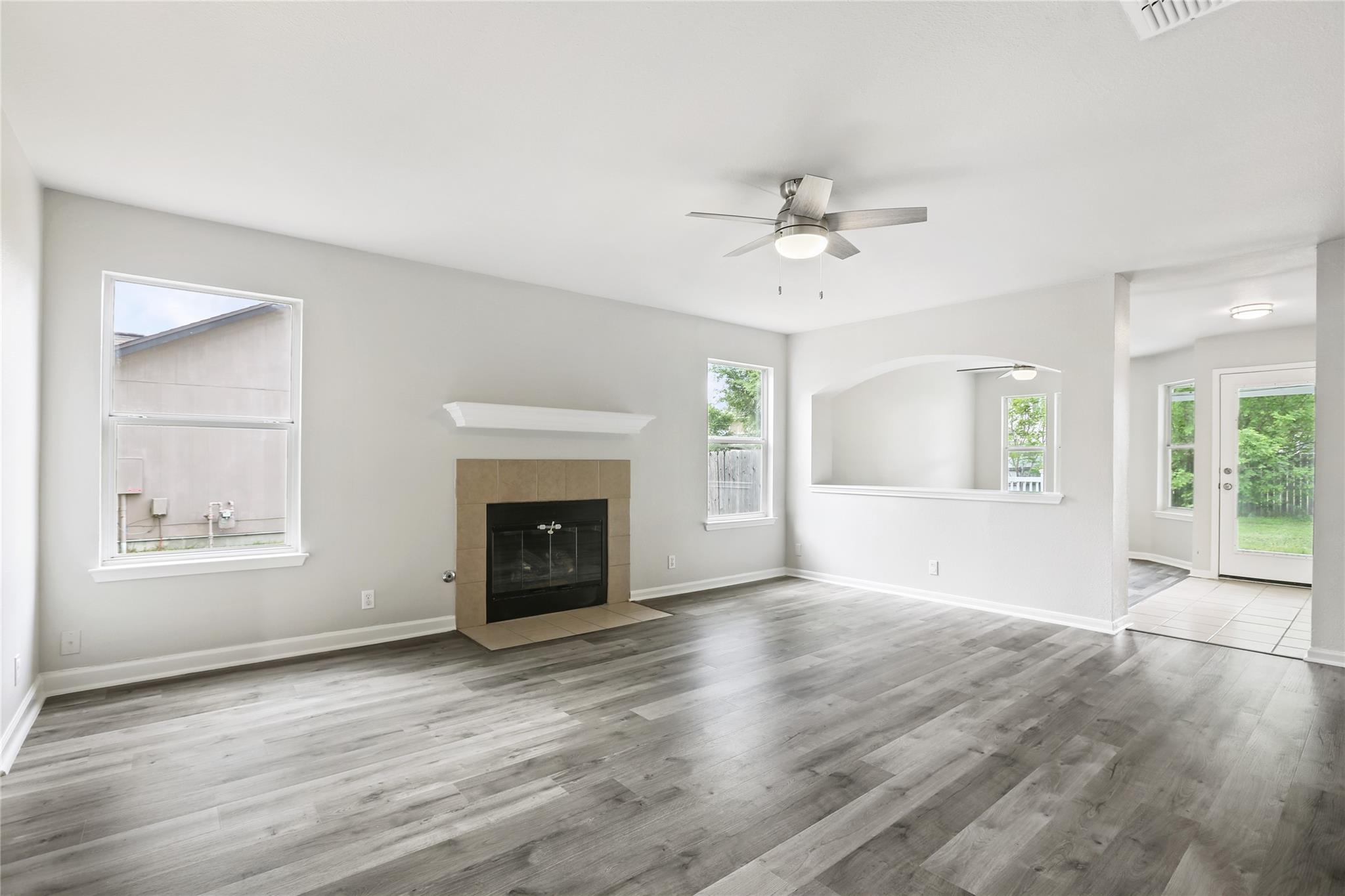 607 Sparkling Brook Ln, Leander, TX 78641