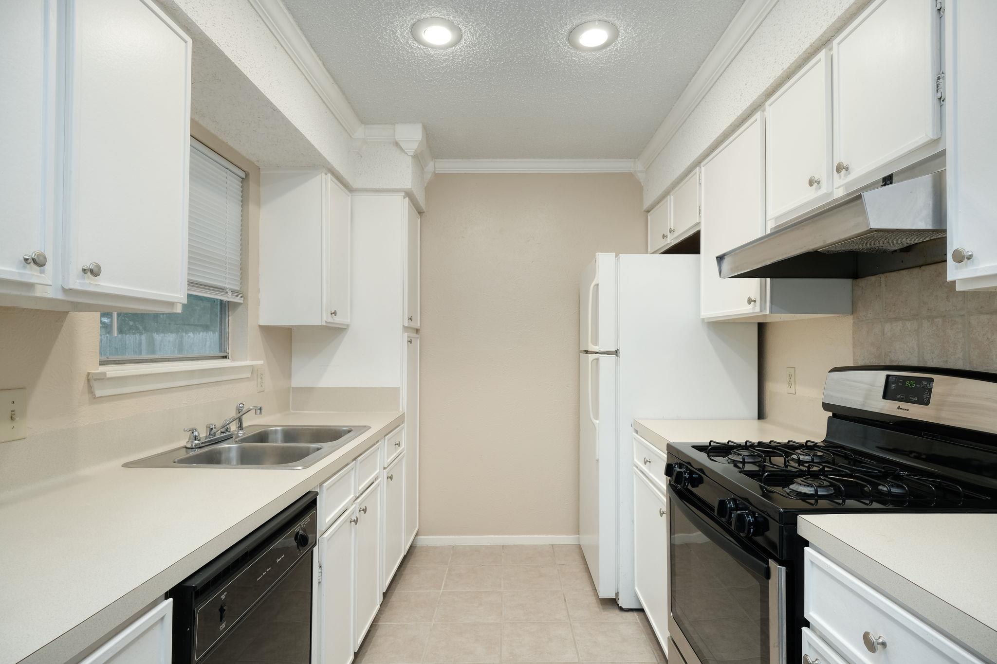 10419 Firethorn Ln, Austin, TX 78750