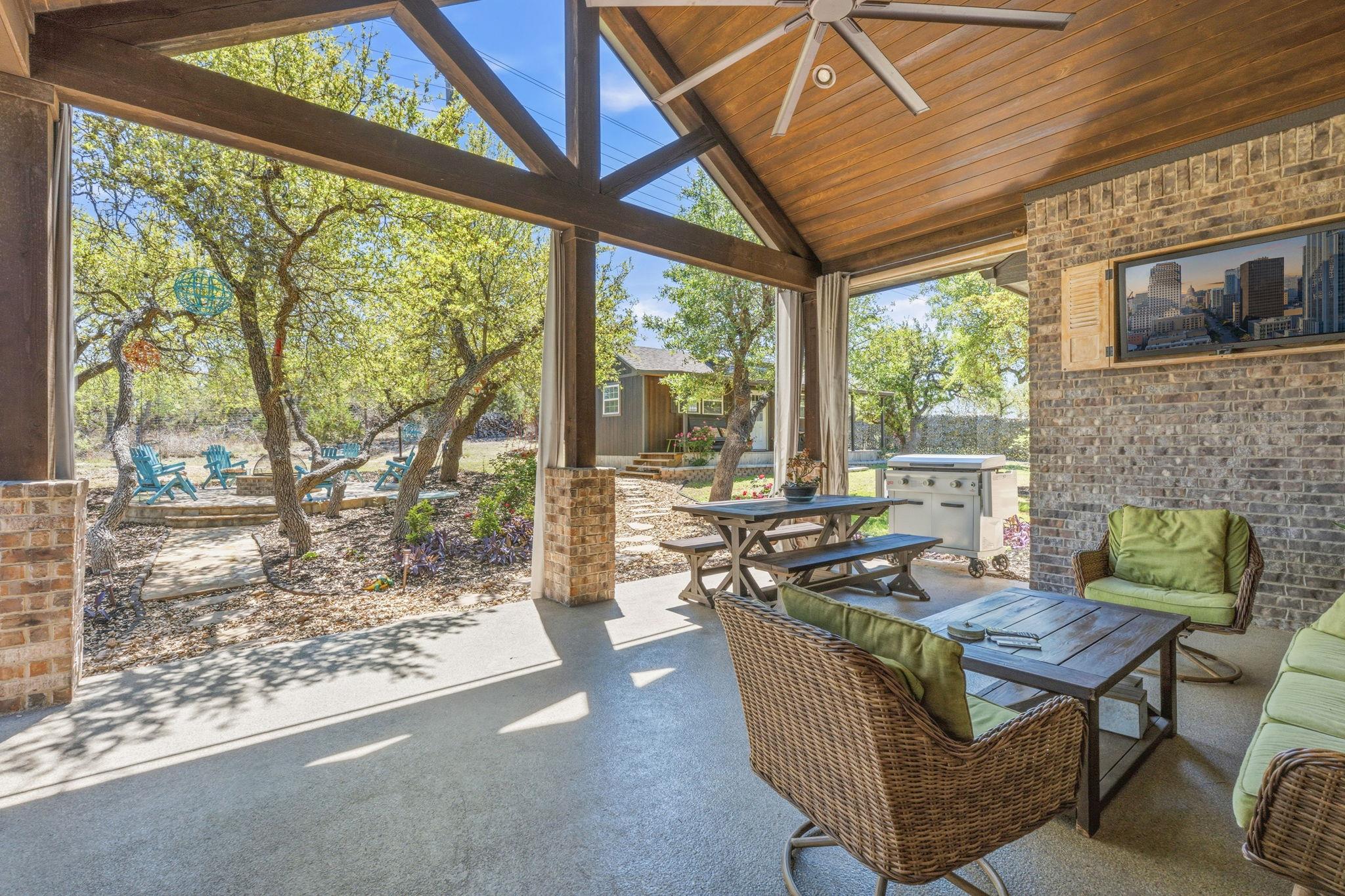 238 Jenn Cv, Dripping Springs, TX 78620