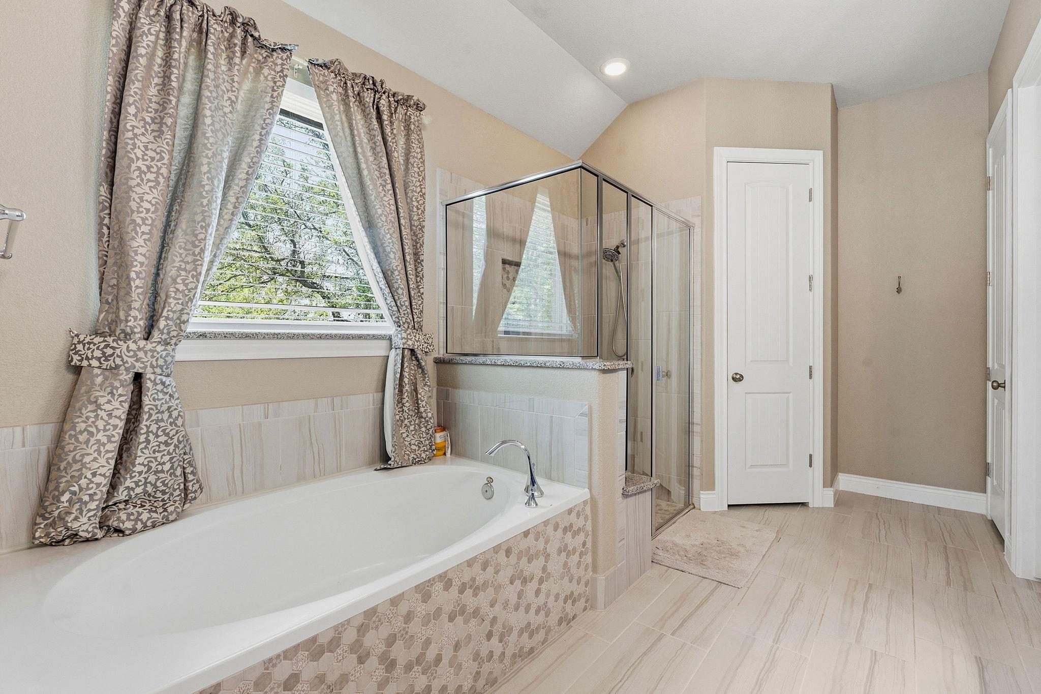 238 Jenn Cv, Dripping Springs, TX 78620