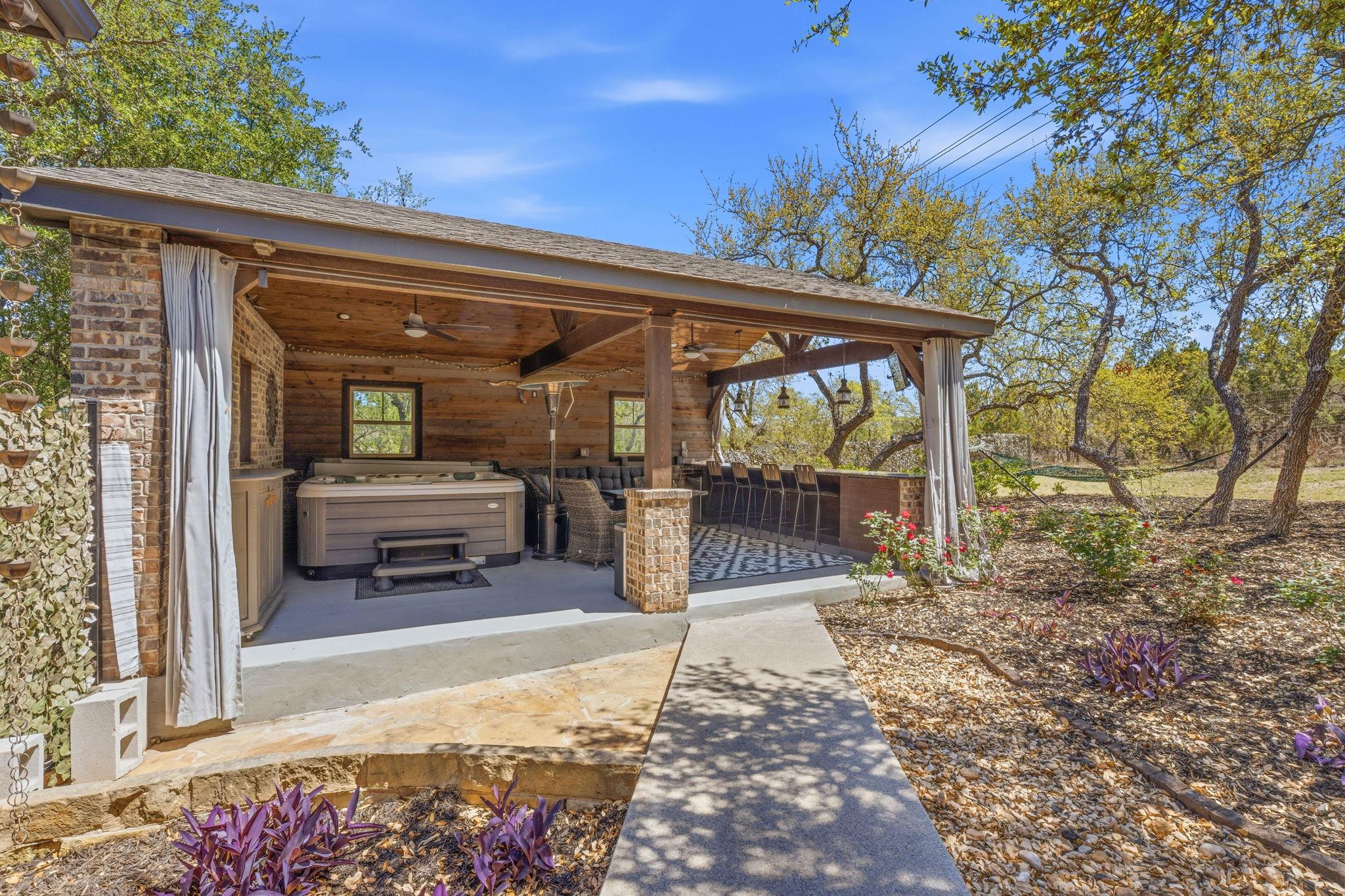 238 Jenn Cv, Dripping Springs, TX 78620