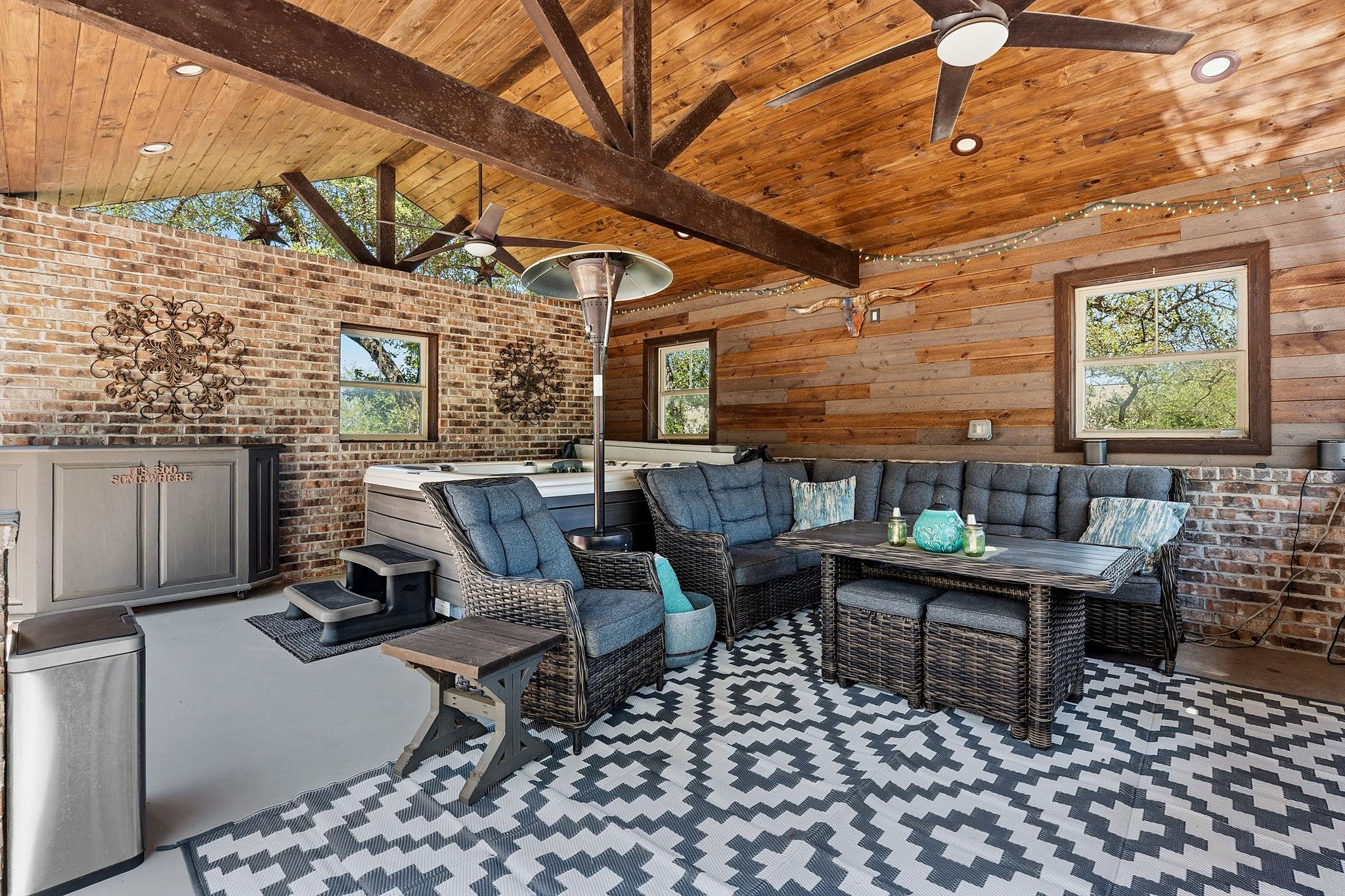 238 Jenn Cv, Dripping Springs, TX 78620