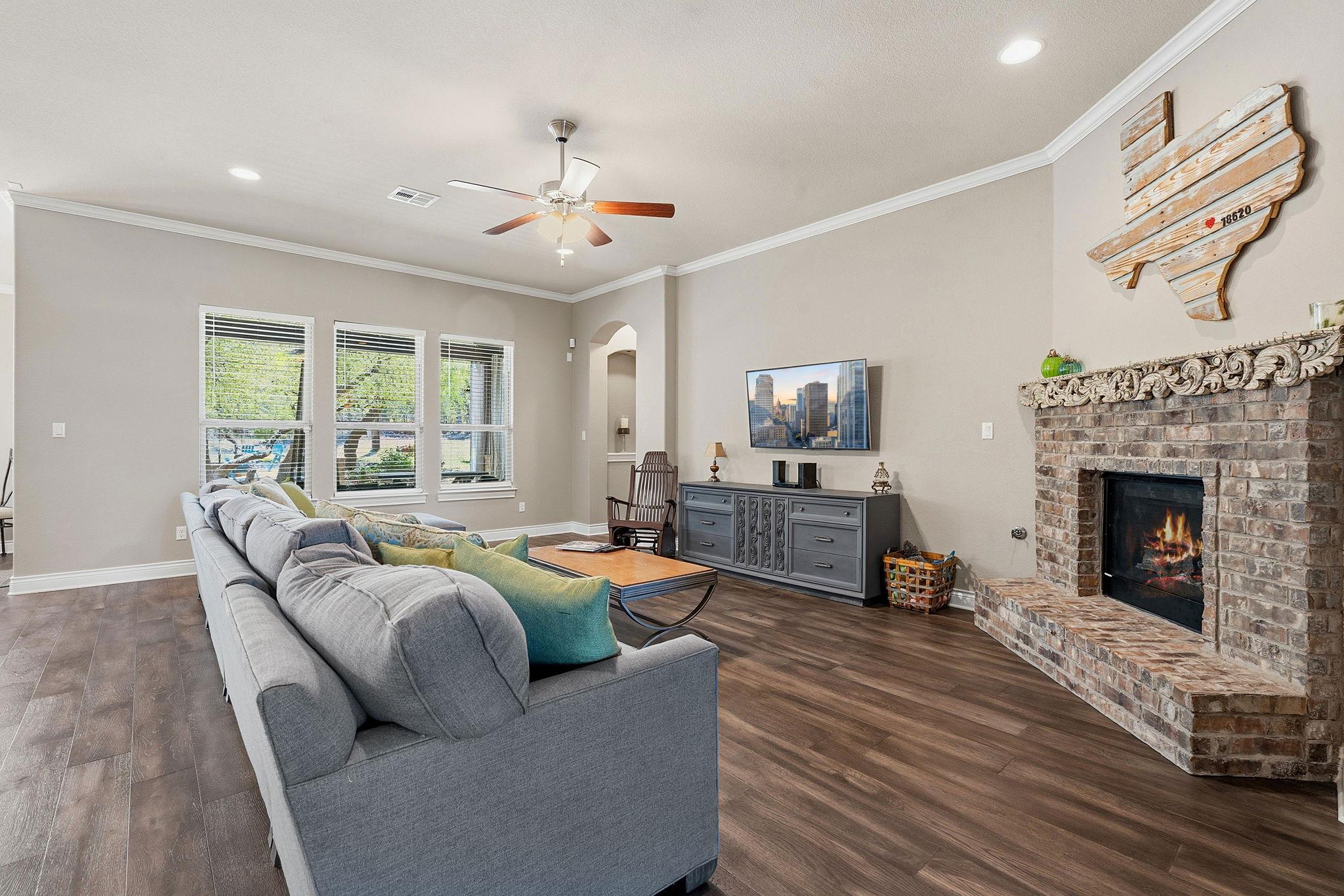 238 Jenn Cv, Dripping Springs, TX 78620