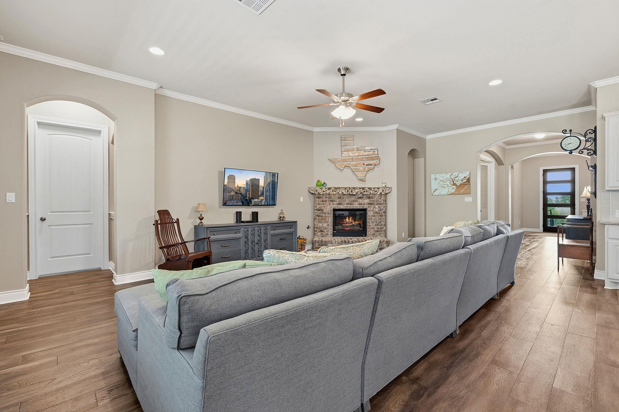 238 Jenn Cv, Dripping Springs, TX 78620