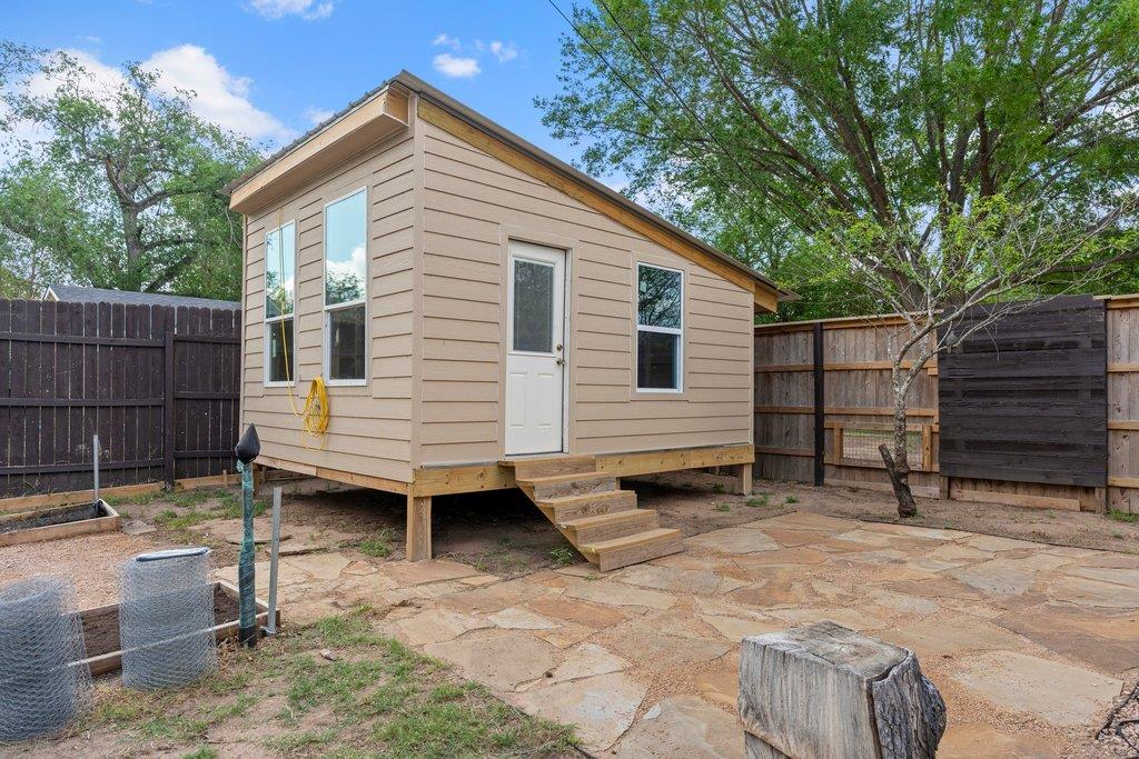154 Shoreline Dr, Bastrop, TX 78602