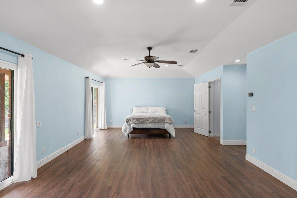 154 Shoreline Dr, Bastrop, TX 78602