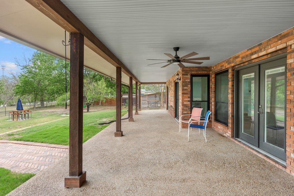154 Shoreline Dr, Bastrop, TX 78602