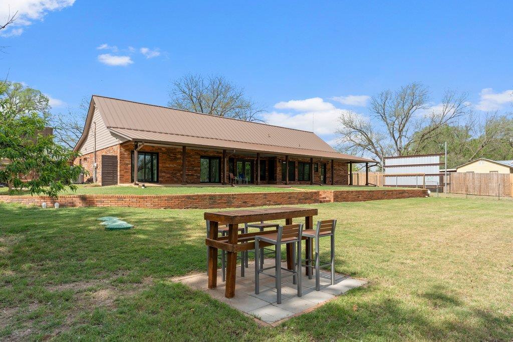 154 Shoreline Dr, Bastrop, TX 78602