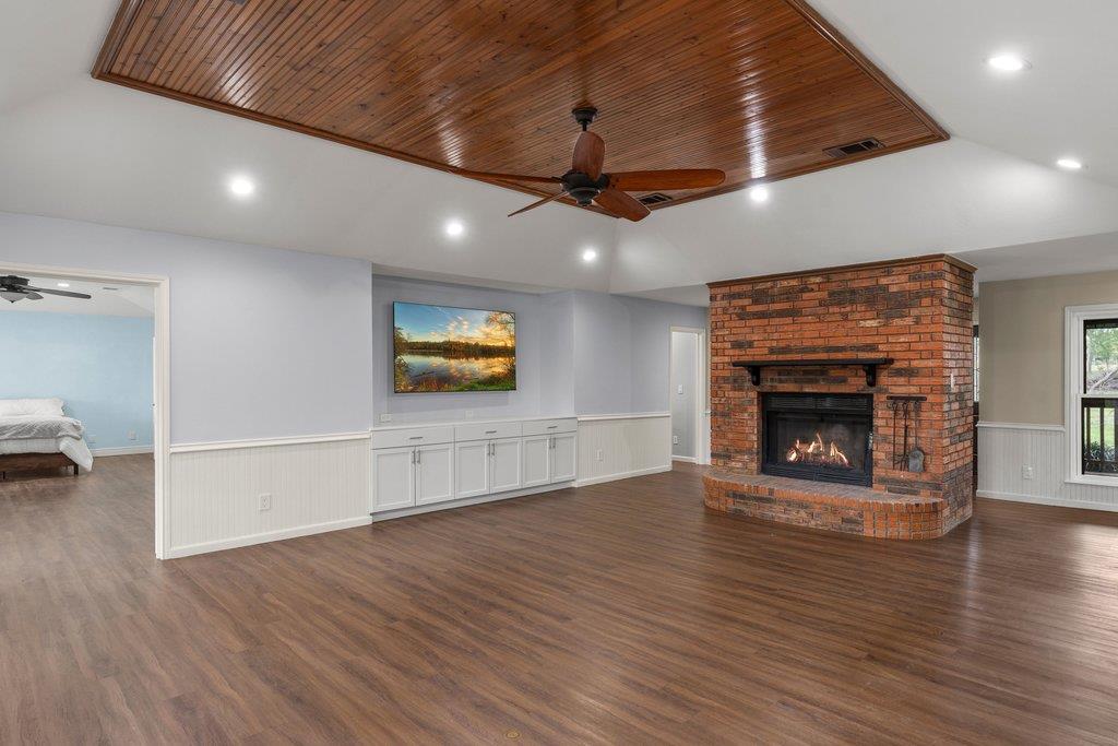 154 Shoreline Dr, Bastrop, TX 78602